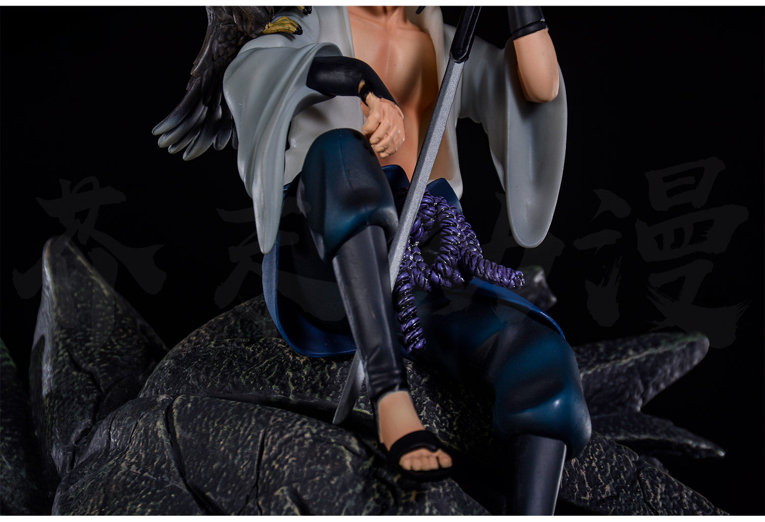 Figura de acción Sasuke Uchiha - 35 cm | PVC premium con Eagle & Sword