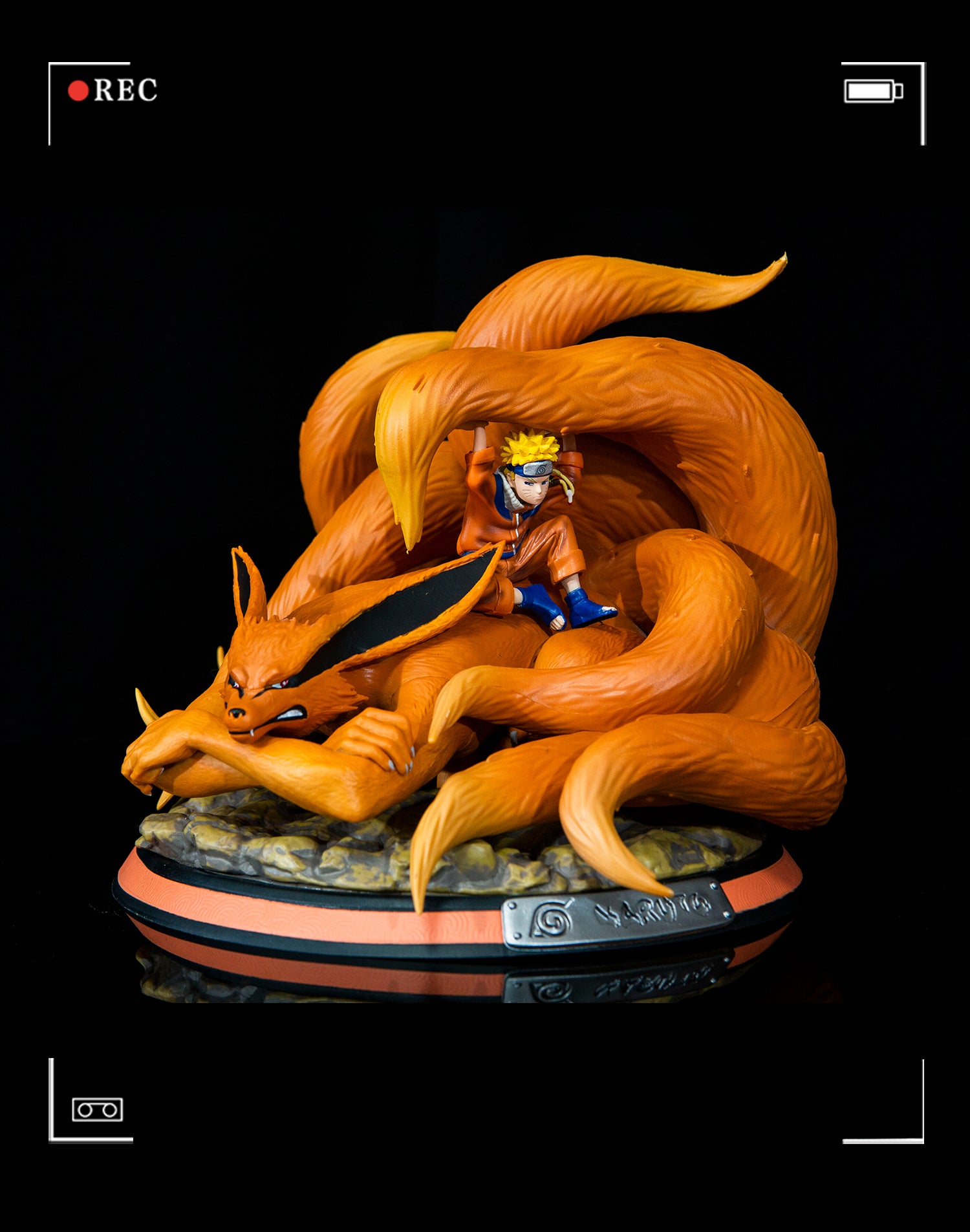 Naruto de la infancia con Kurama Action Figura - 22cm | Pose dinámica con chakra de nueve colas