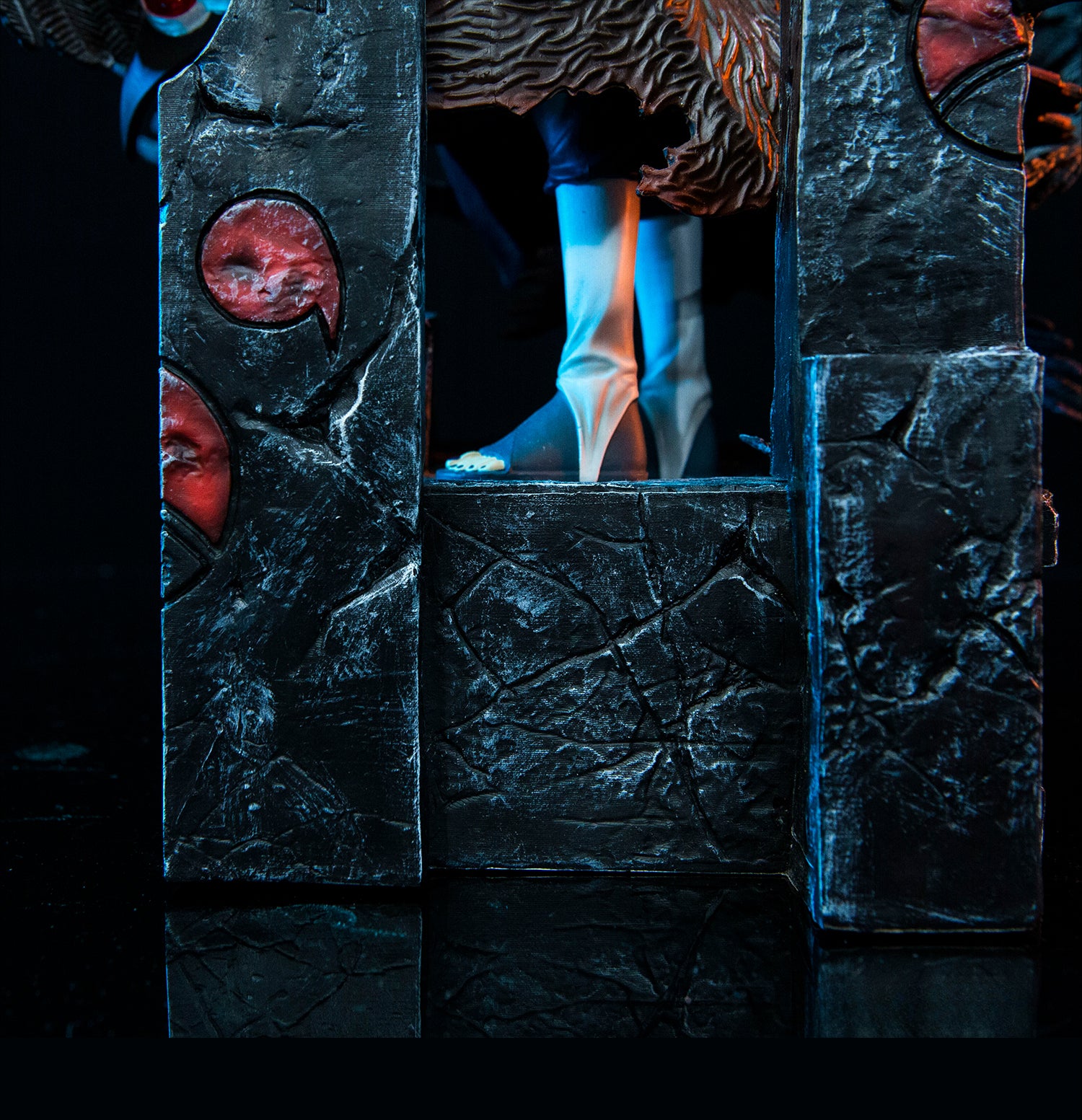 Uchiha Itachi Actionfigur - 33cm | Premium -Display mit Akatsuki -Flügeln und Lüfterdetails