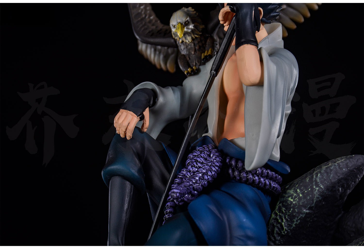 Figura de acción Sasuke Uchiha - 35 cm | PVC premium con Eagle & Sword