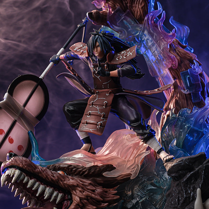 Figura de acción de Uchiha Madara - Edición de colección de 40 cm | Pose dinámica con efectos de chakra y bestia de cola