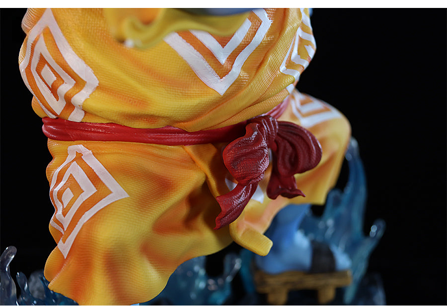 Jinbe Action Figurine - 31 cm con efectos dinámicos de agua, edición limitada - una pieza coleccionable