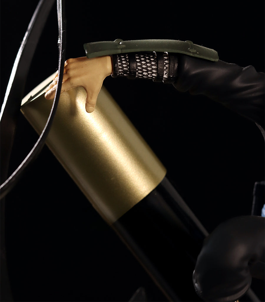 Figura de acción Hiruzen Sarutobi - Edición de 28 cm Collector | Pose dinámica con efectos de pergamino y chakra