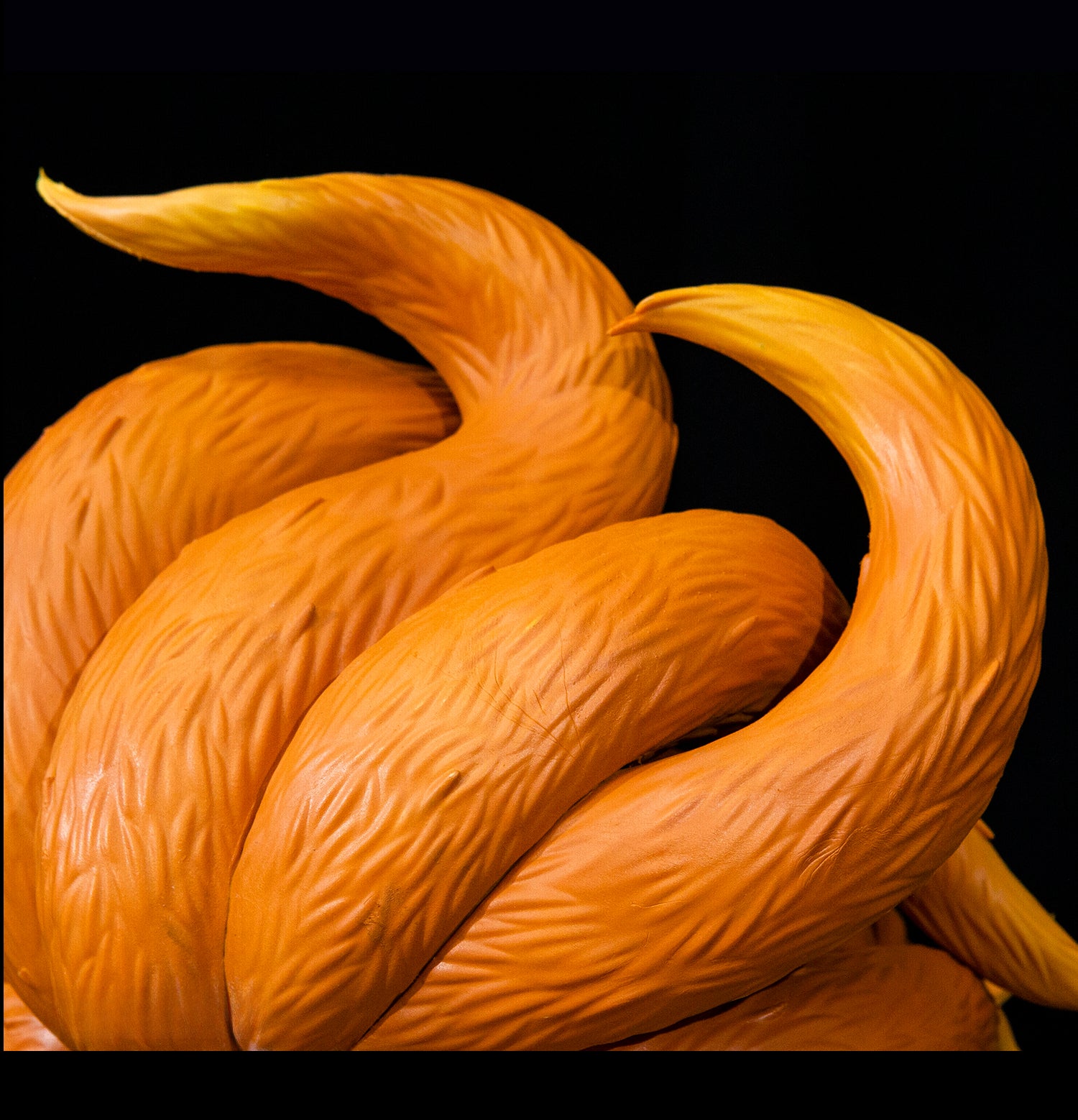 Naruto de la infancia con Kurama Action Figura - 22cm | Pose dinámica con chakra de nueve colas
