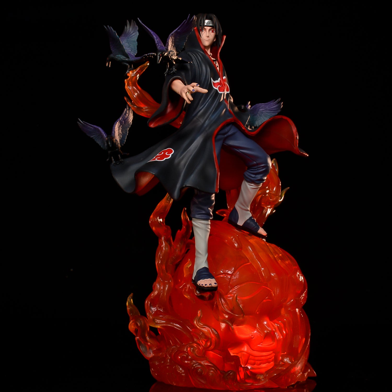 Uchiha Itachi Actionfigur - 33,5 cm Limited Edition | Dynamische Pose mit Beleuchtungseffekten und Sharingan
