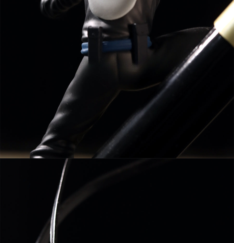 Figura de acción Hiruzen Sarutobi - Edición de 28 cm Collector | Pose dinámica con efectos de pergamino y chakra