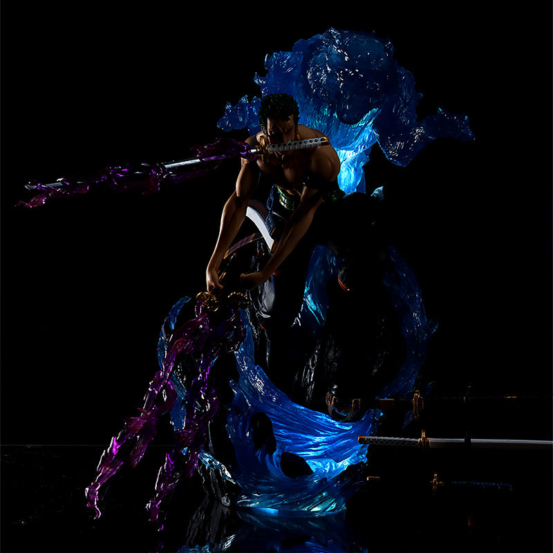 Figura de acción de Zoro - 30 cm con efectos brillantes y base de agua dinámica, edición limitada - One Piece Collectible
