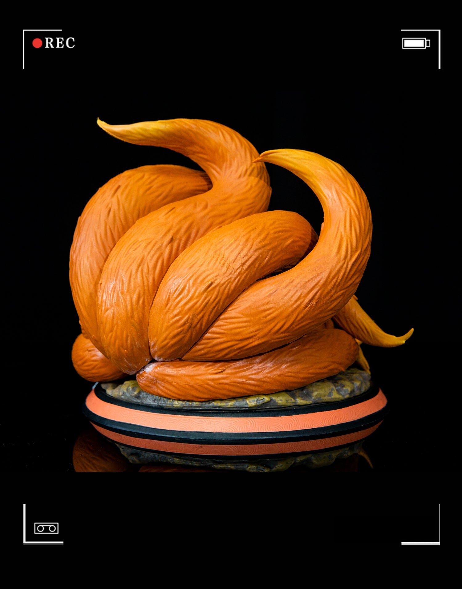 Naruto de la infancia con Kurama Action Figura - 22cm | Pose dinámica con chakra de nueve colas
