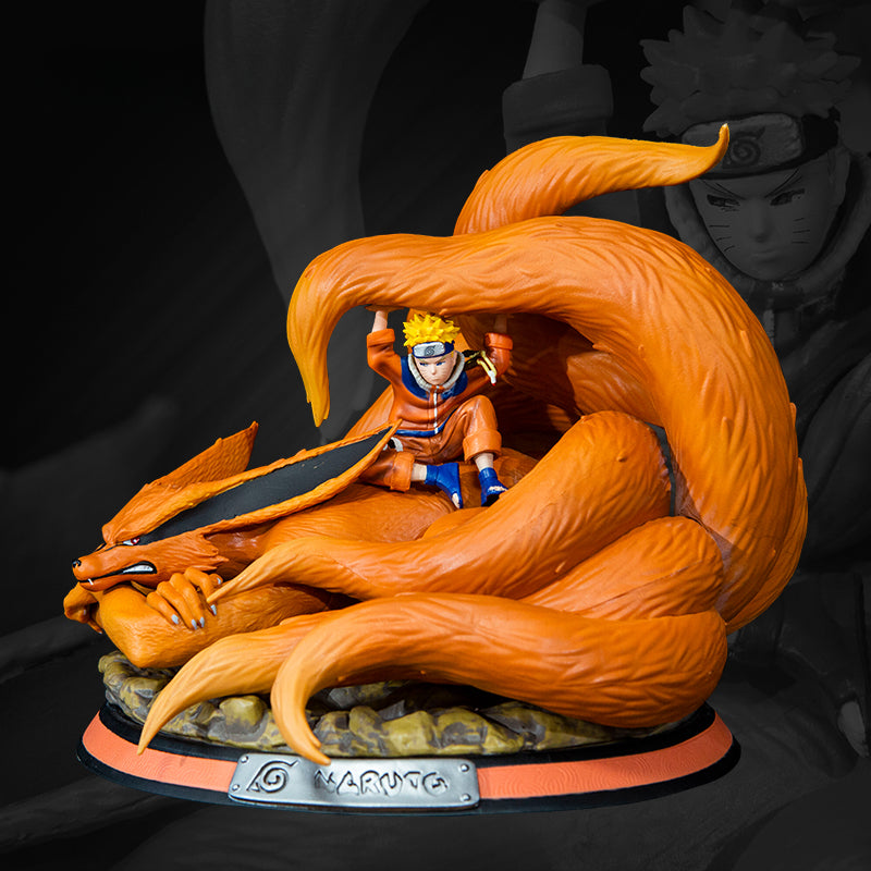 Naruto de la infancia con Kurama Action Figura - 22cm | Pose dinámica con chakra de nueve colas