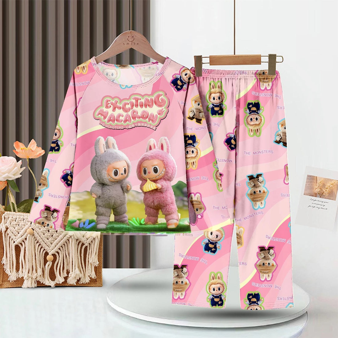 LABUBU Baby-Pyjama-Set – „Aufregende Macaron“-Nachtwäsche aus Milchseide