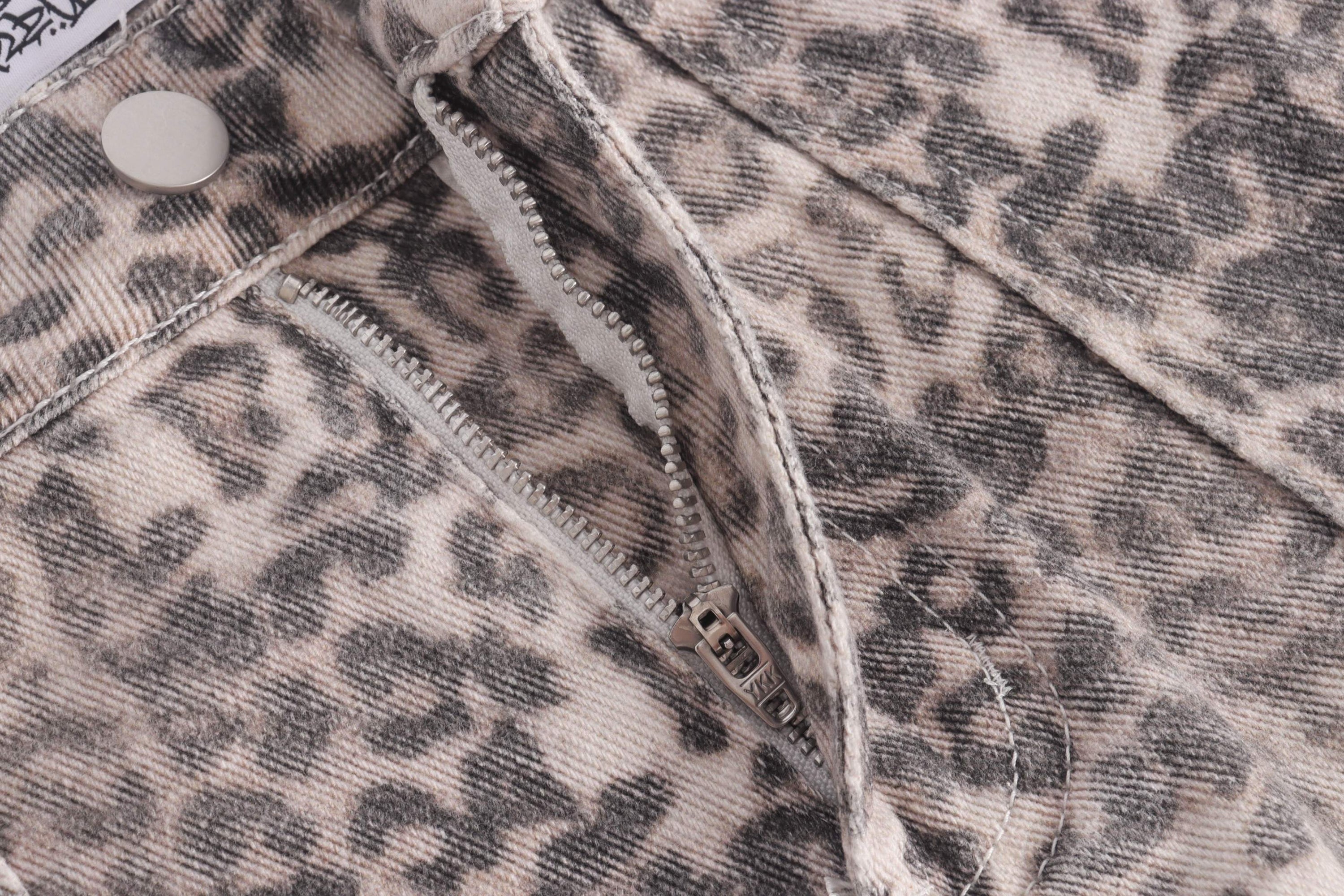 Leopard Print Cargo Baggy Jeans | Wide-Leg Y2K Streetwear