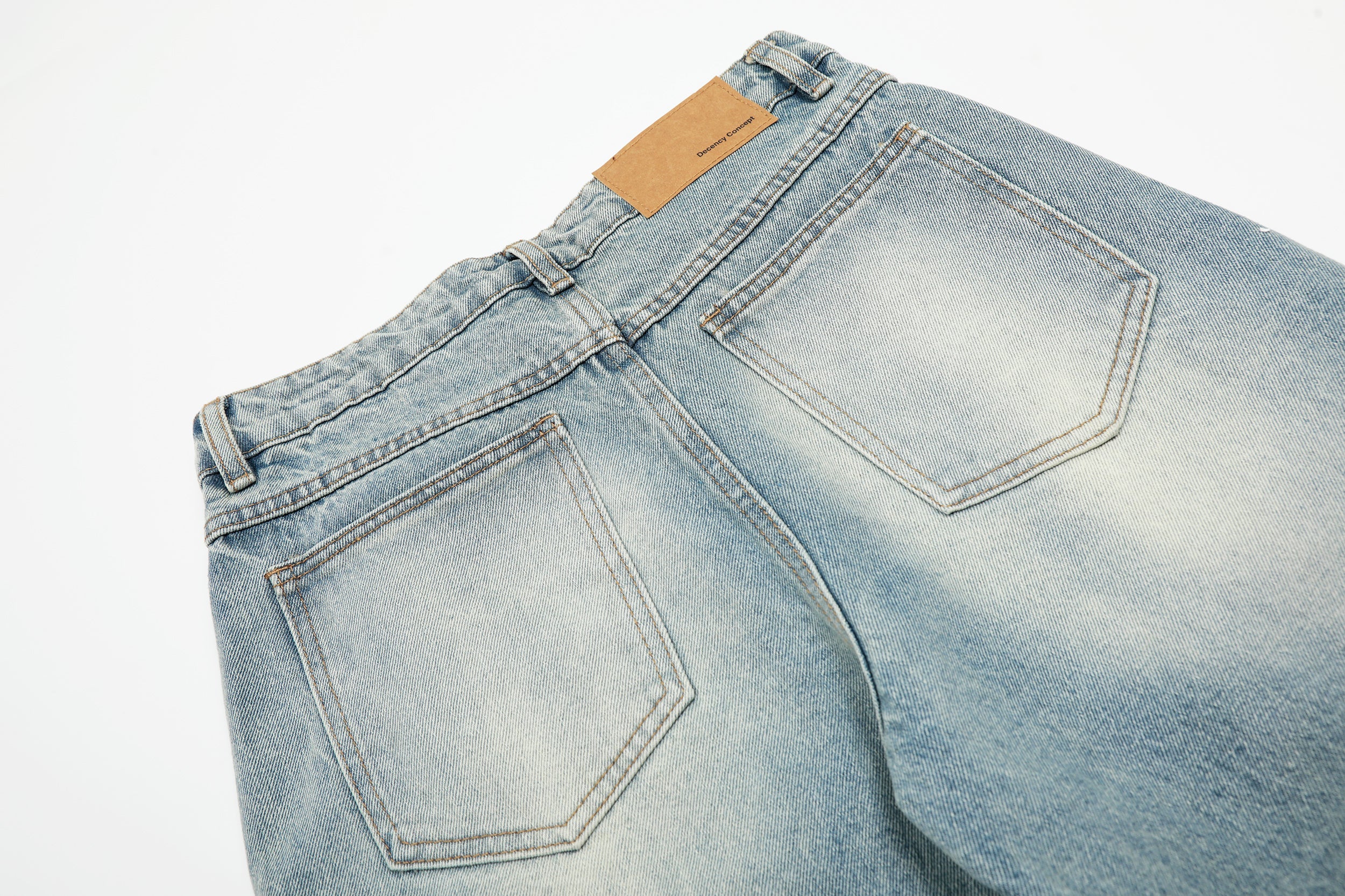Omirad Light-Wash Barrel-Leg Jeans | Oversized Vintage Denim