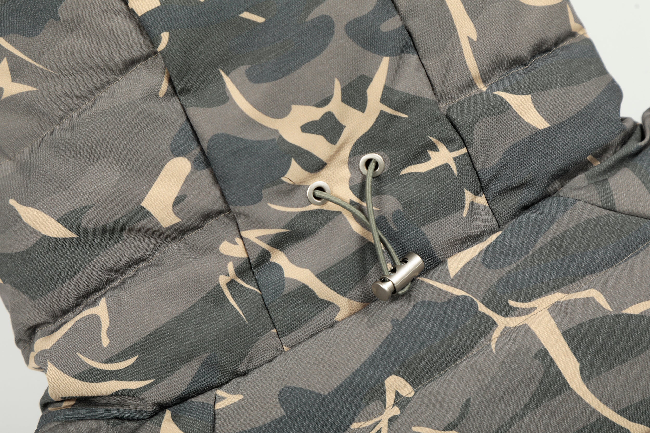 Omirad Camo Down Puffer Jacket | 70% White Duck Down