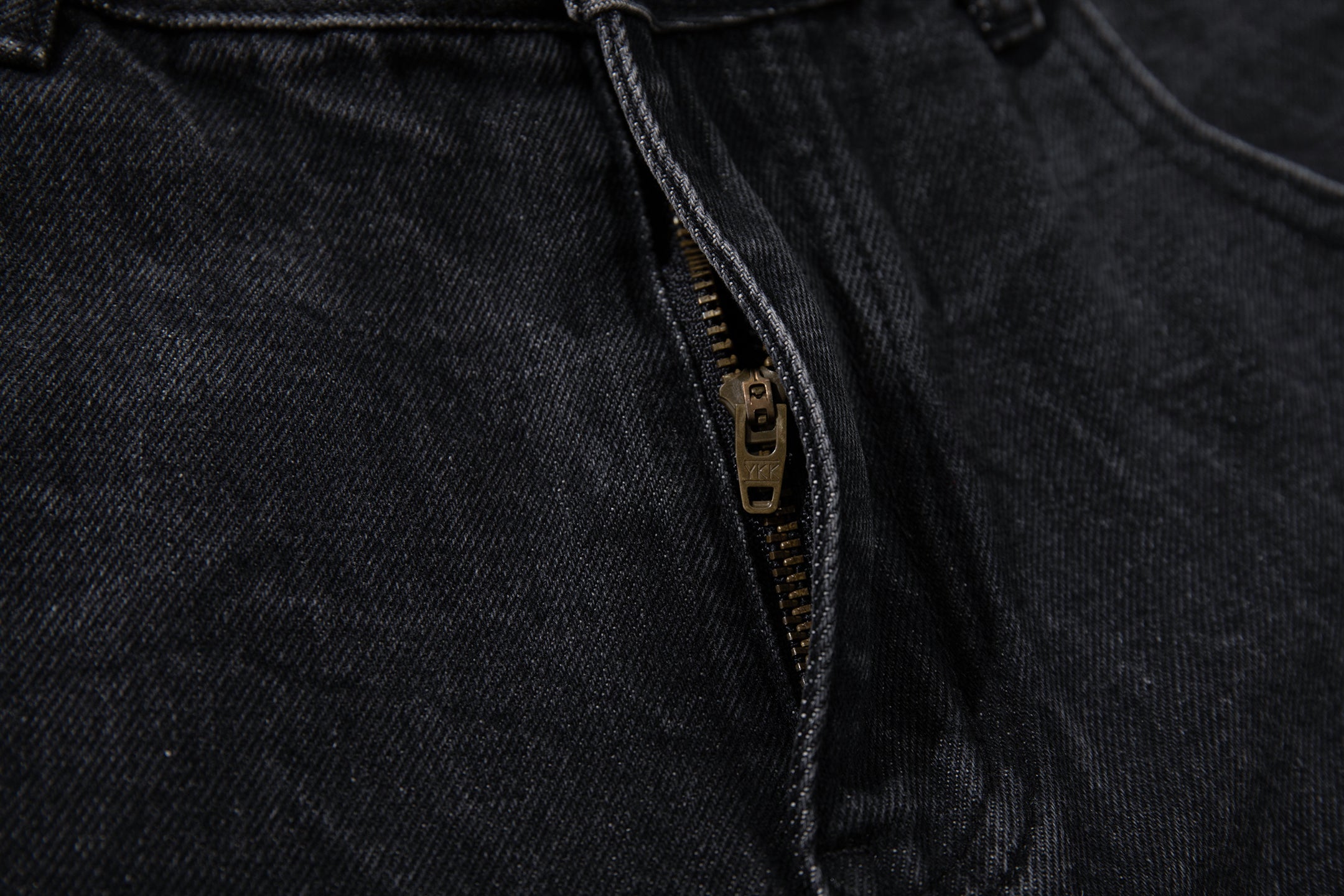 Gradient Washed Wide-Leg Denim Jeans | Curved Panel