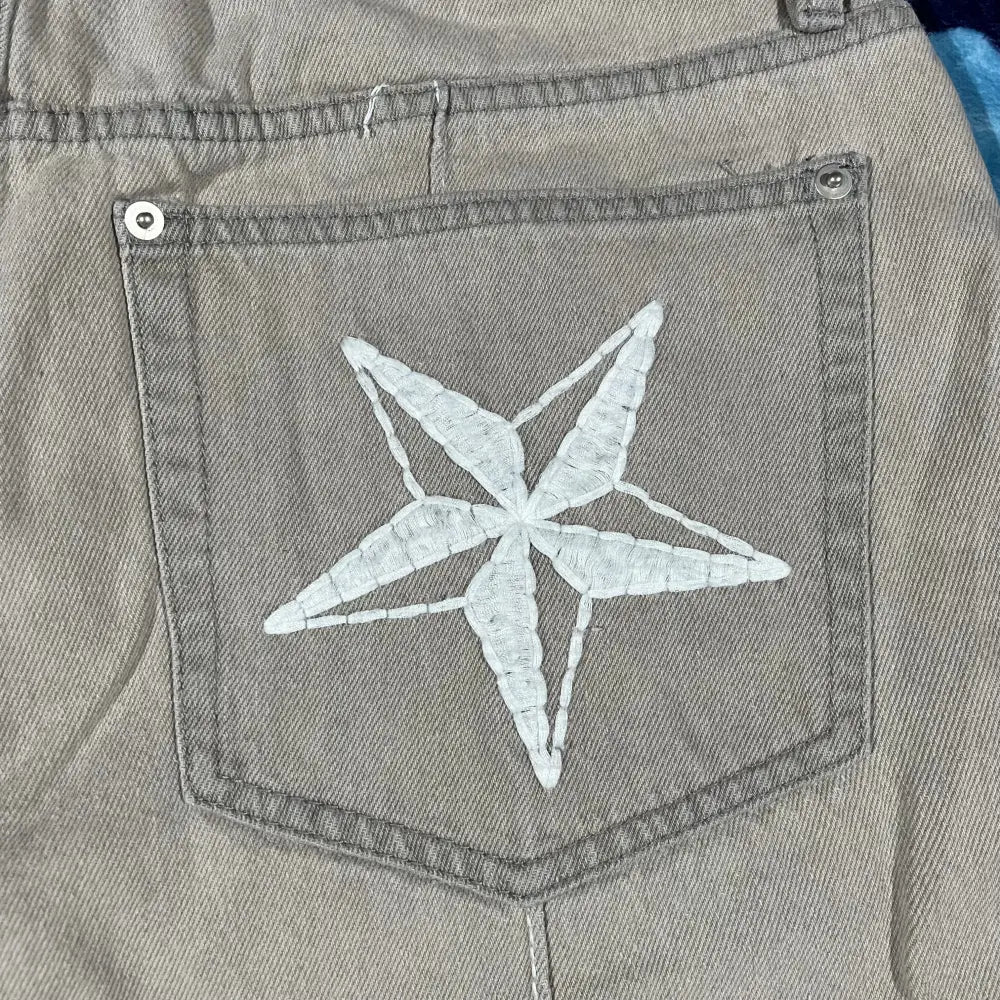 Corteiz White Denim Shorts with Star Embroidery