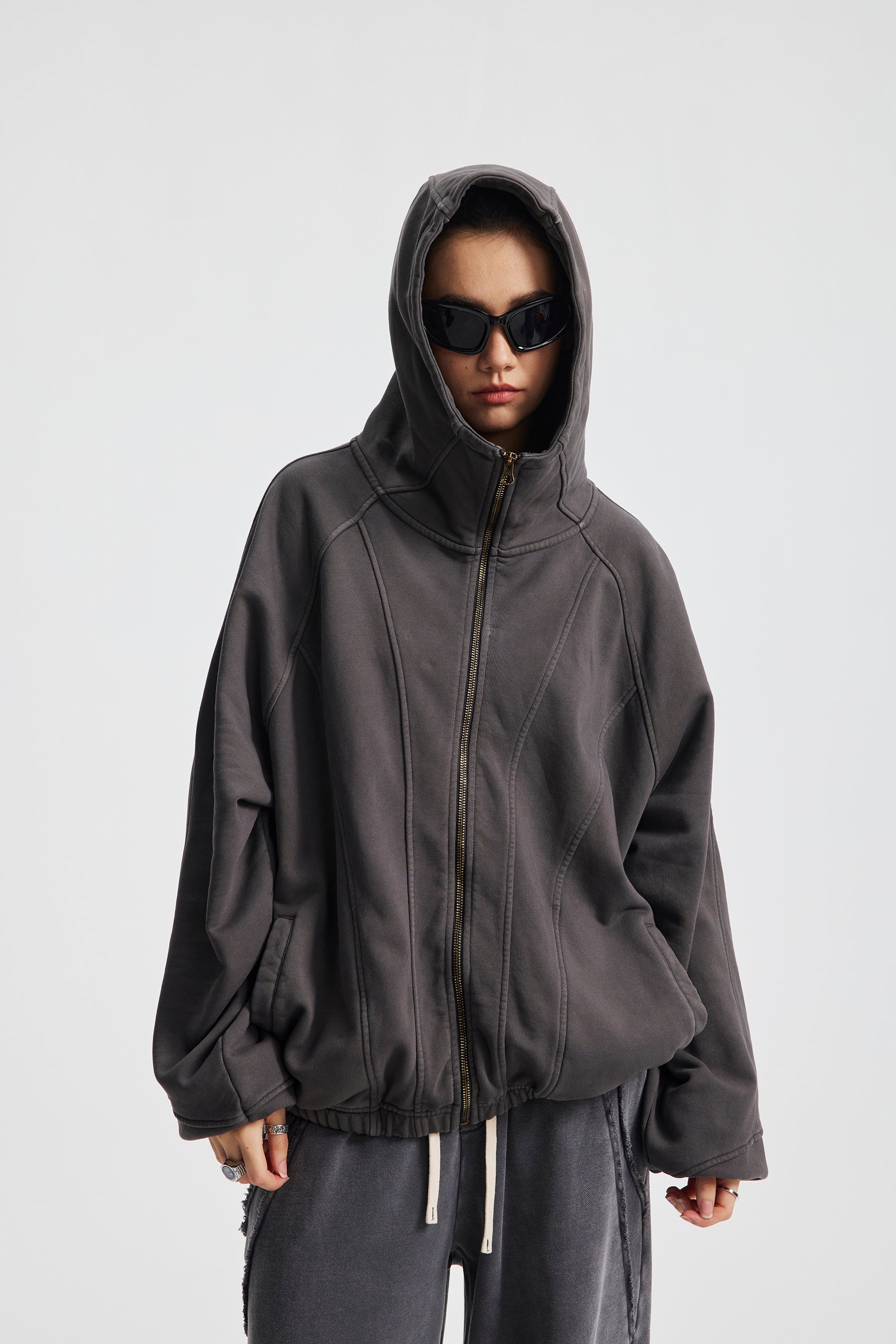 Curved-Seam Full-Zip Hoodie | Washed Cotton Streetwear