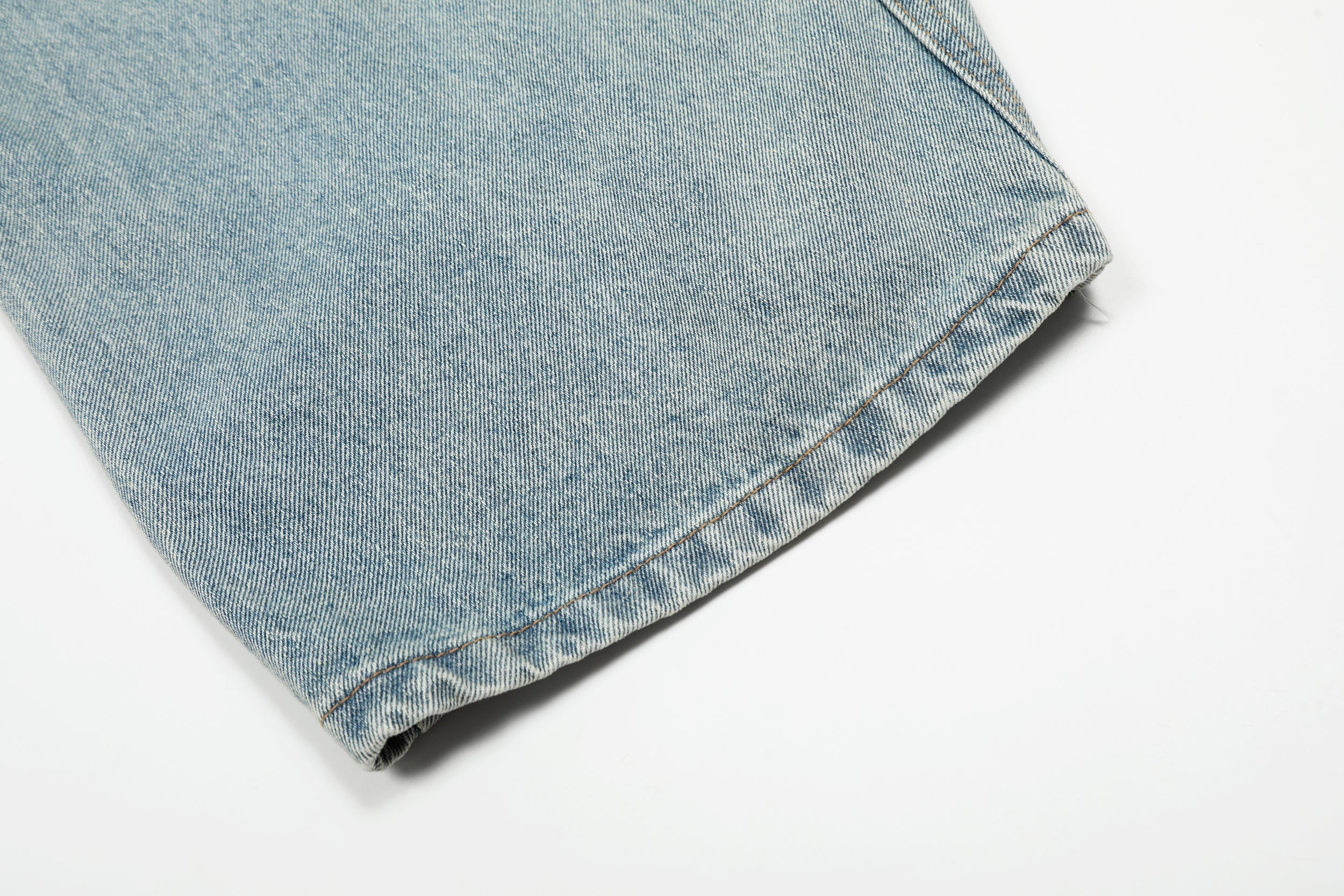 Omirad Light-Wash Barrel-Leg Jeans | Oversized Vintage Denim