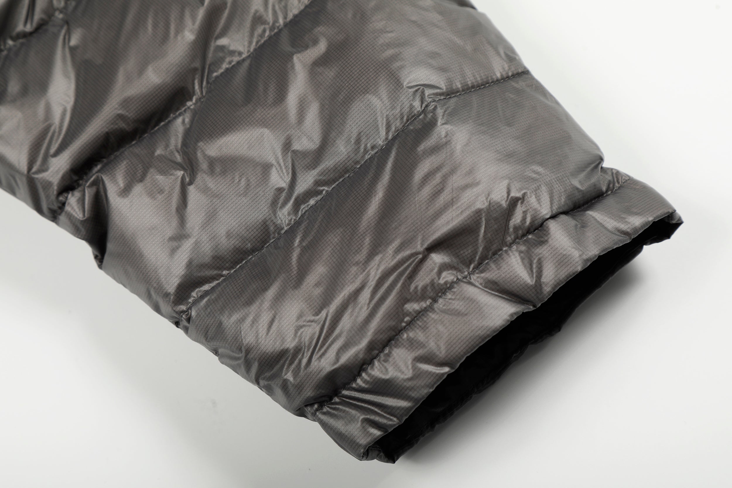 Omirad Lightweight Nylon Puffer Pullover Jacket with Hood