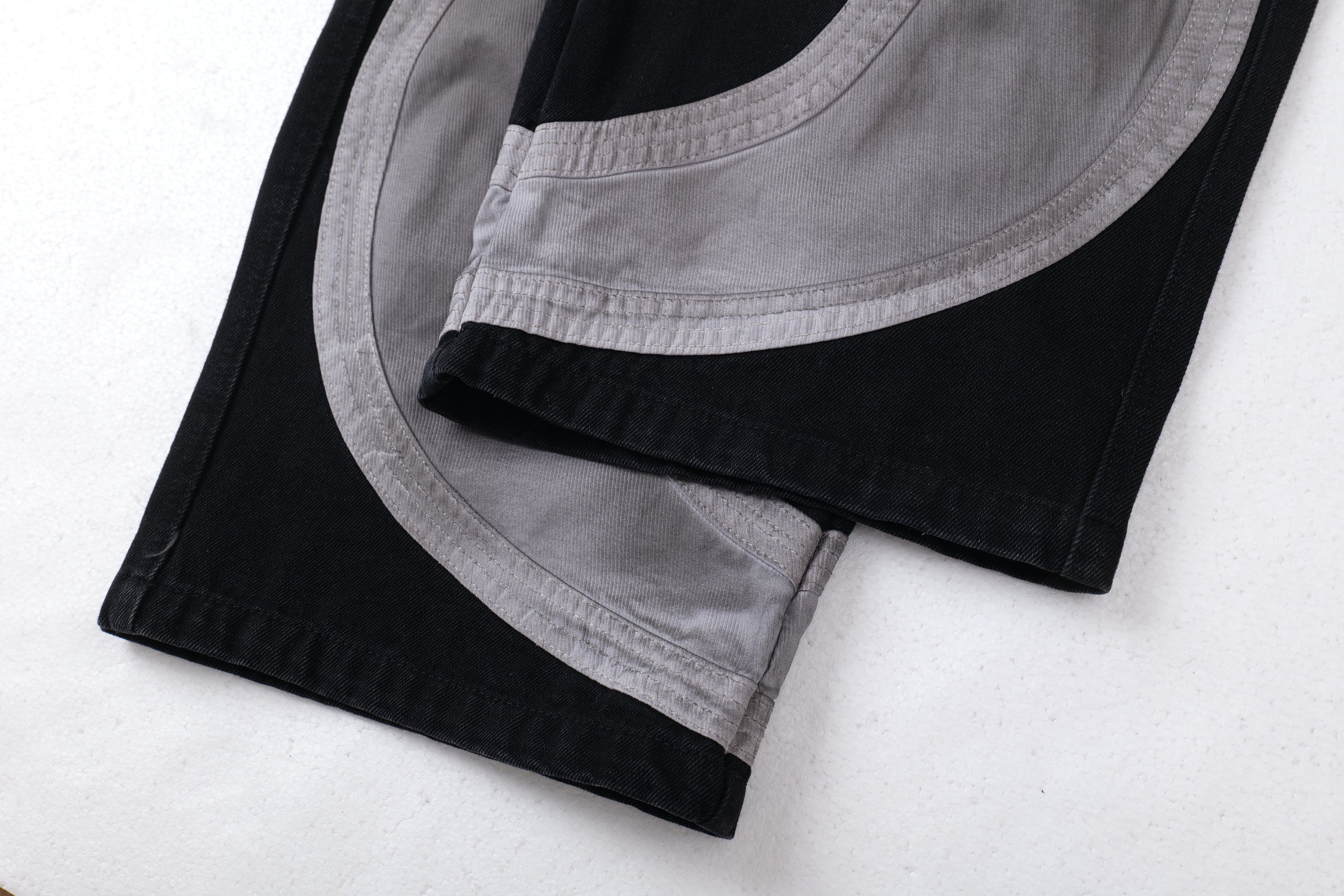 Multi-Panel Curved Contrast Wide-Leg Cargo Pants