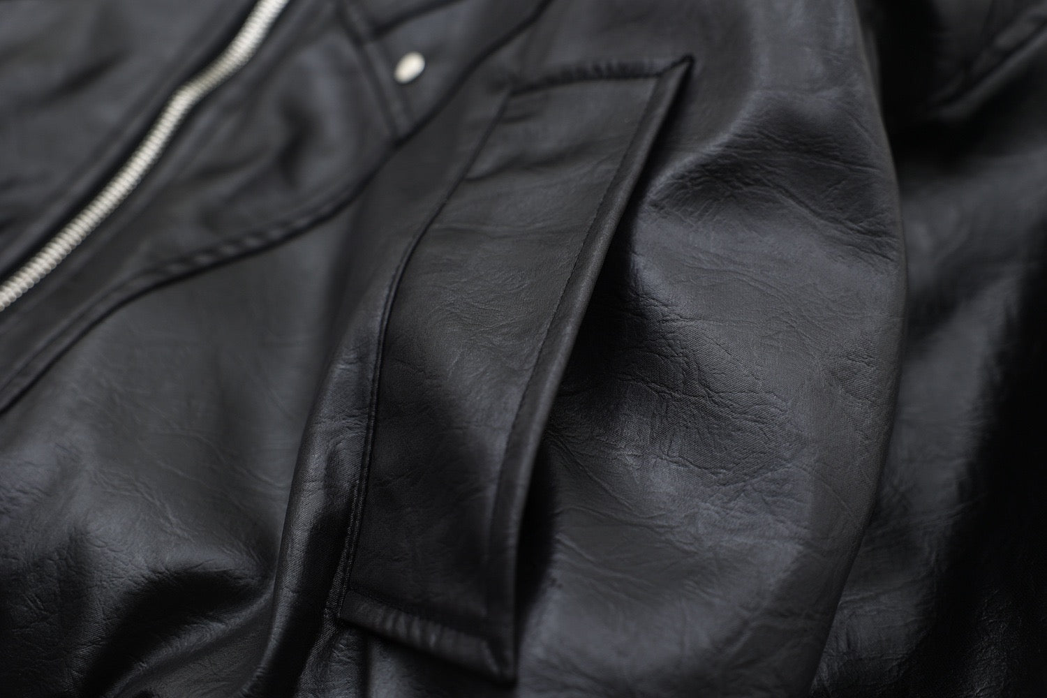 Cropped PU Leather Bomber Jacket with Oversized Faux-Fur Hood