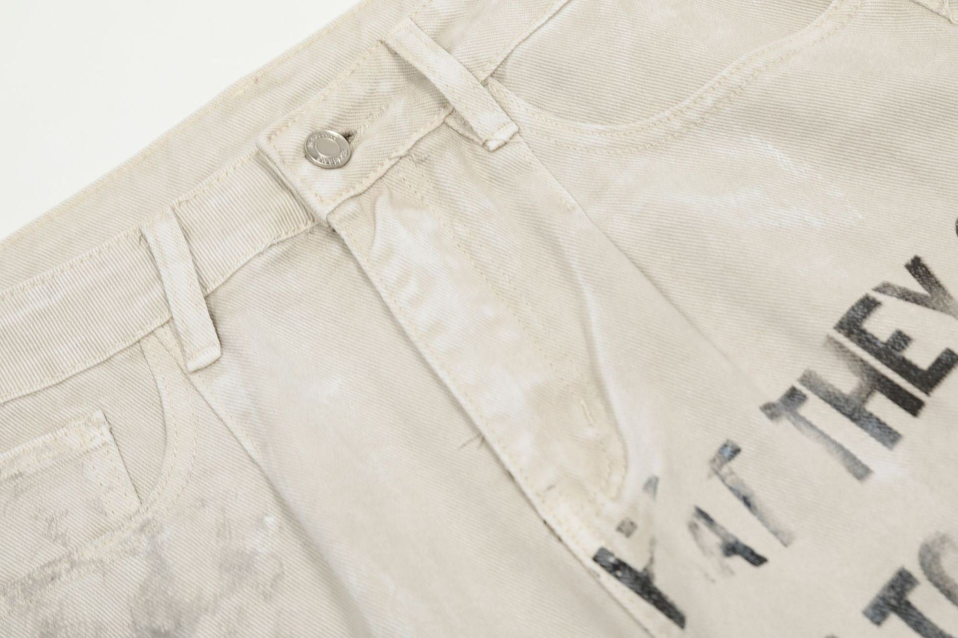Distressed Text Print Straight-Leg Denim Pants | Omirad