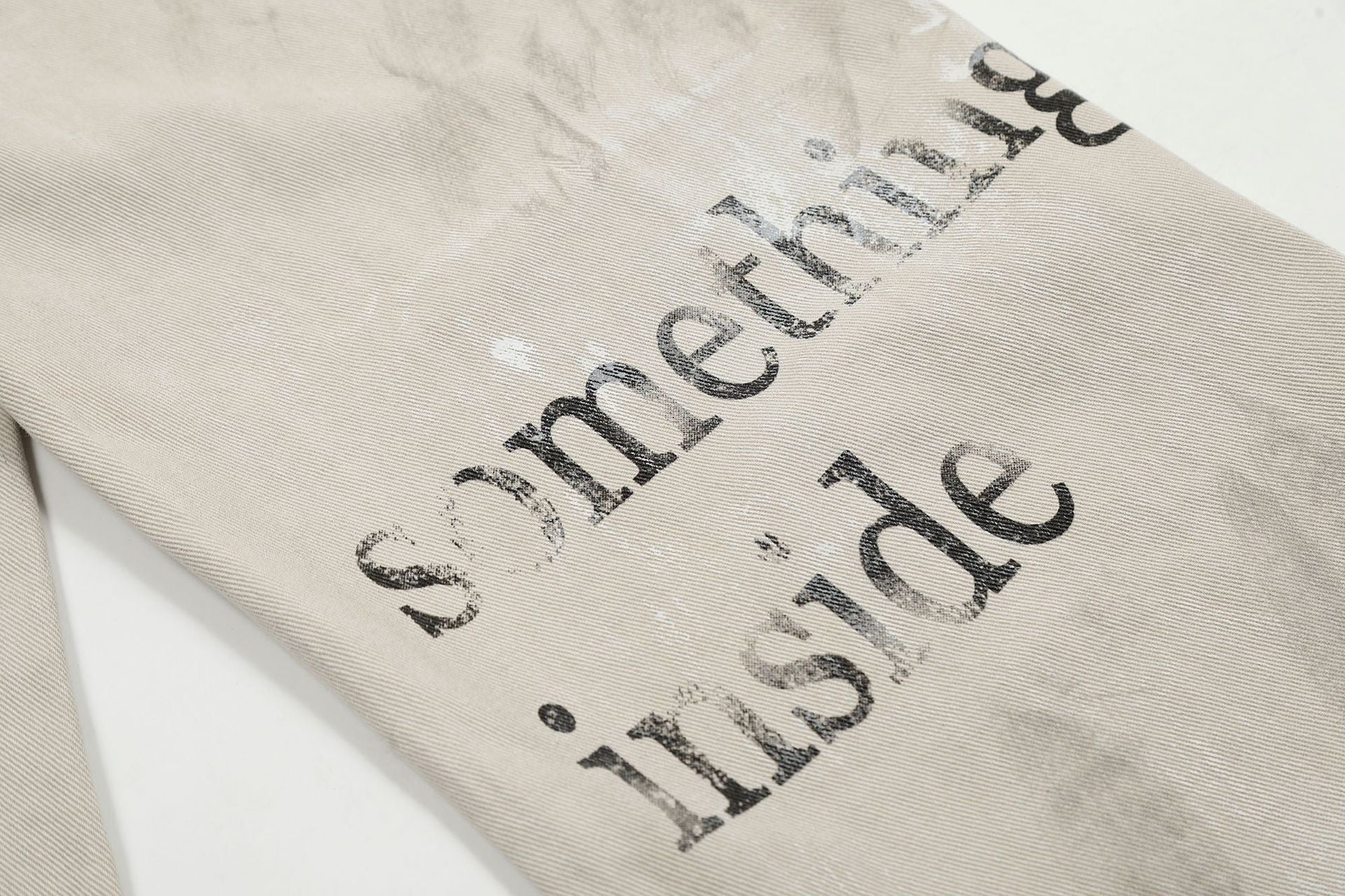 Distressed Text Print Straight-Leg Denim Pants | Omirad