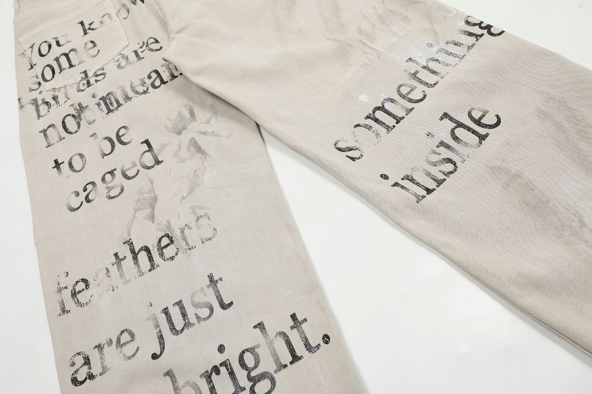 Distressed Text Print Straight-Leg Denim Pants | Omirad