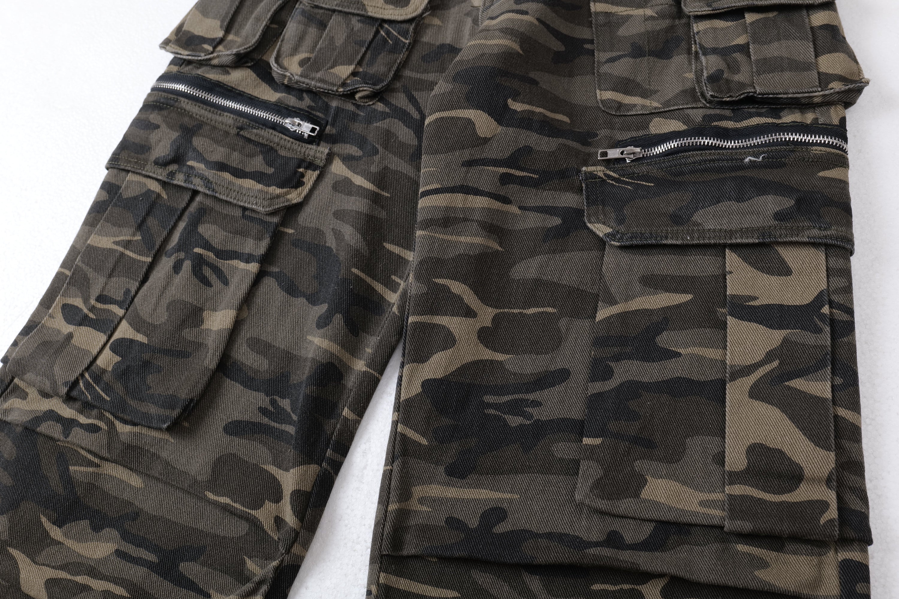 Camo Multi-Pocket Wide-Leg Cargo Pants | SEAKOFF