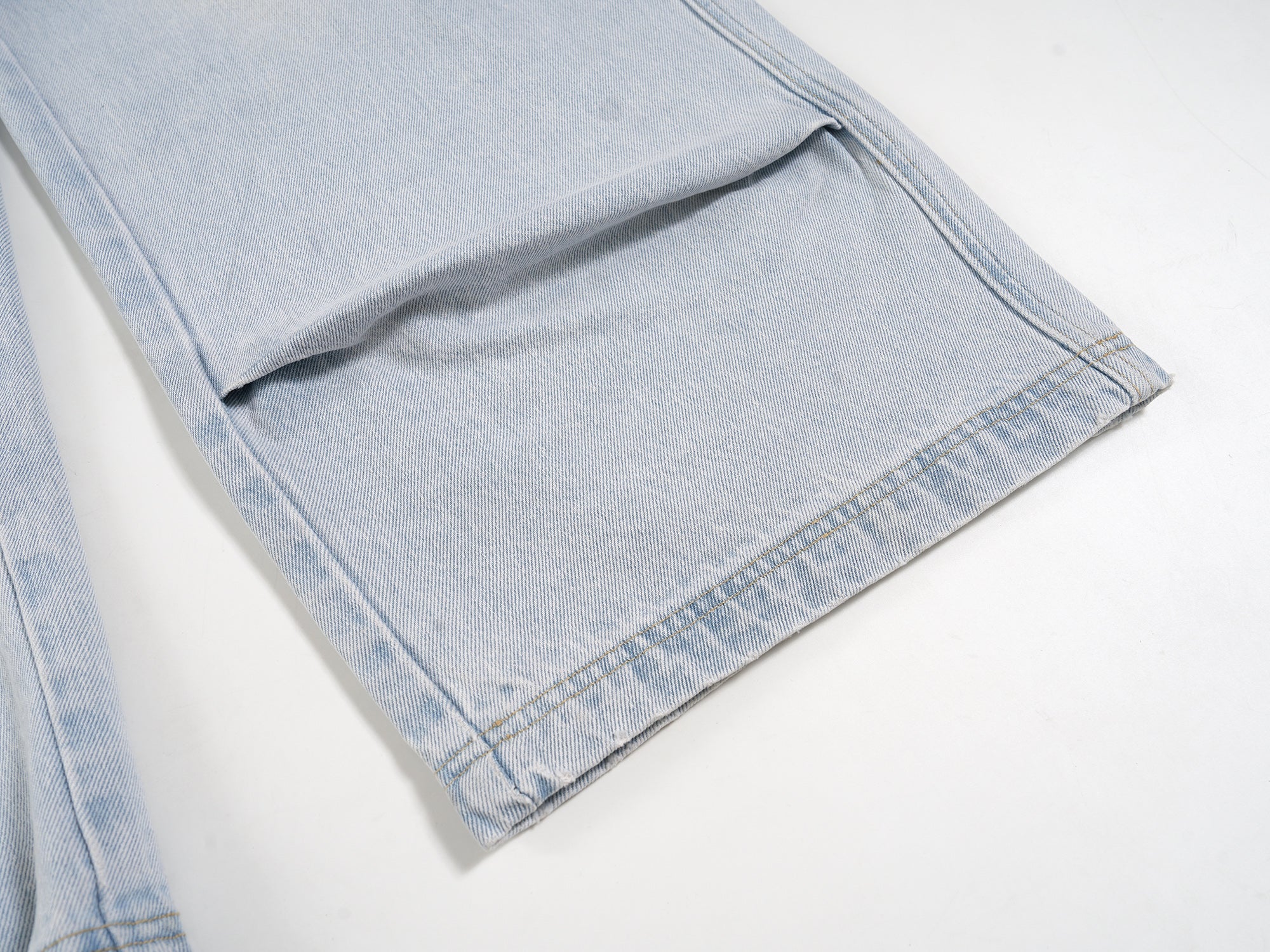 Light-Wash Wide-Leg Denim Pants | Relaxed Streetwear Fit