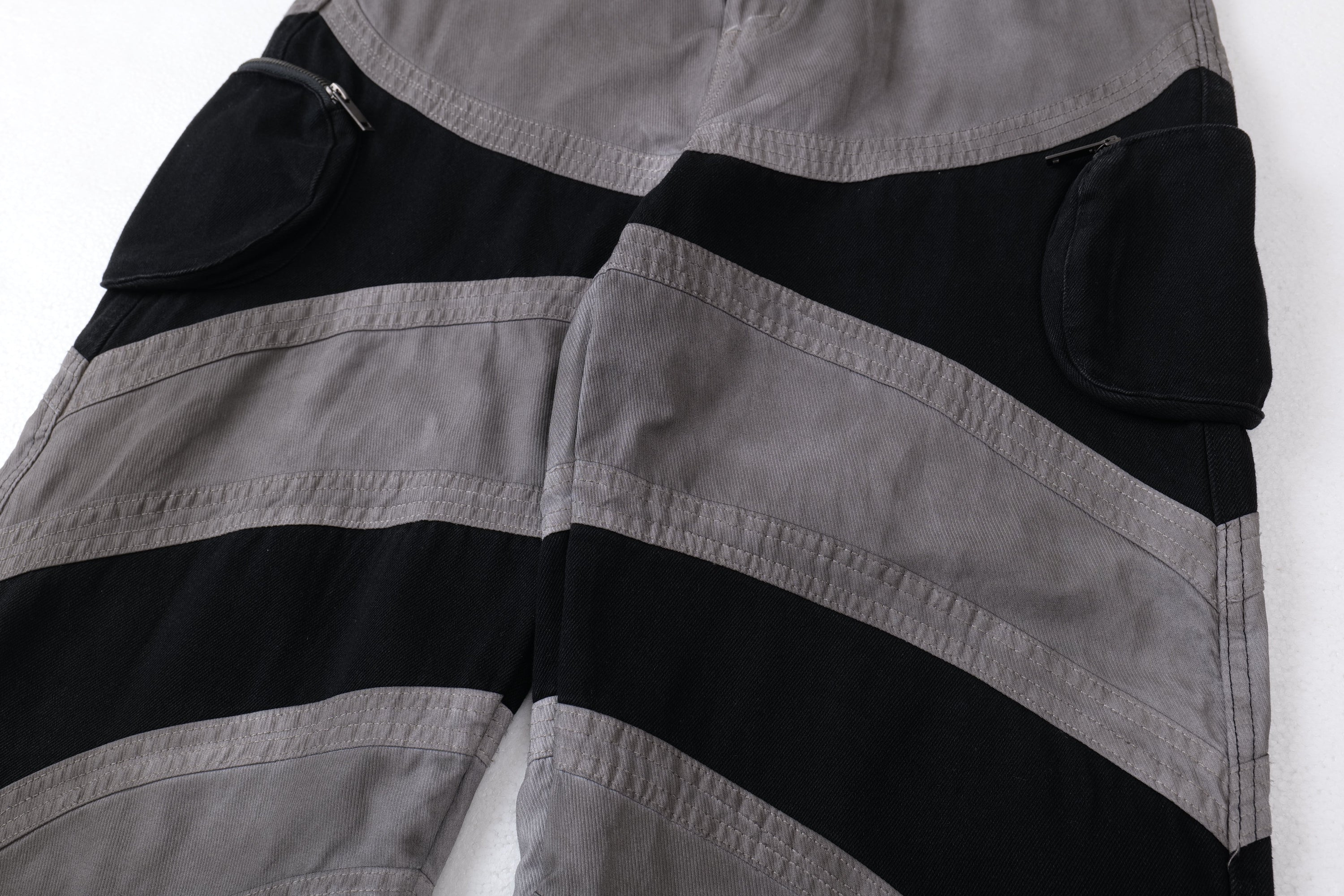Multi-Panel Curved Contrast Wide-Leg Cargo Pants