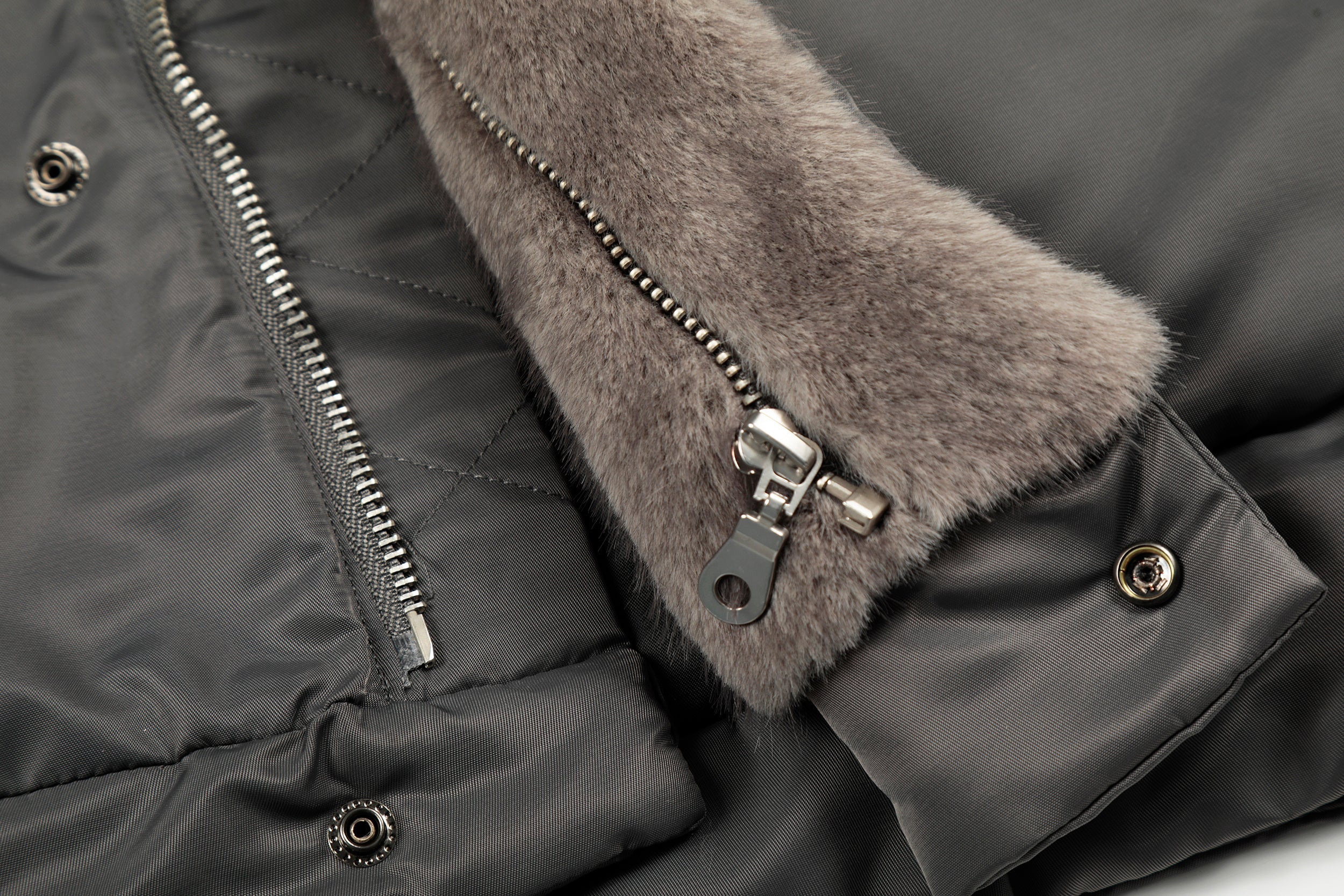 Faux Fur Collar Cropped Nylon Jacket | Smoke Gray & Black