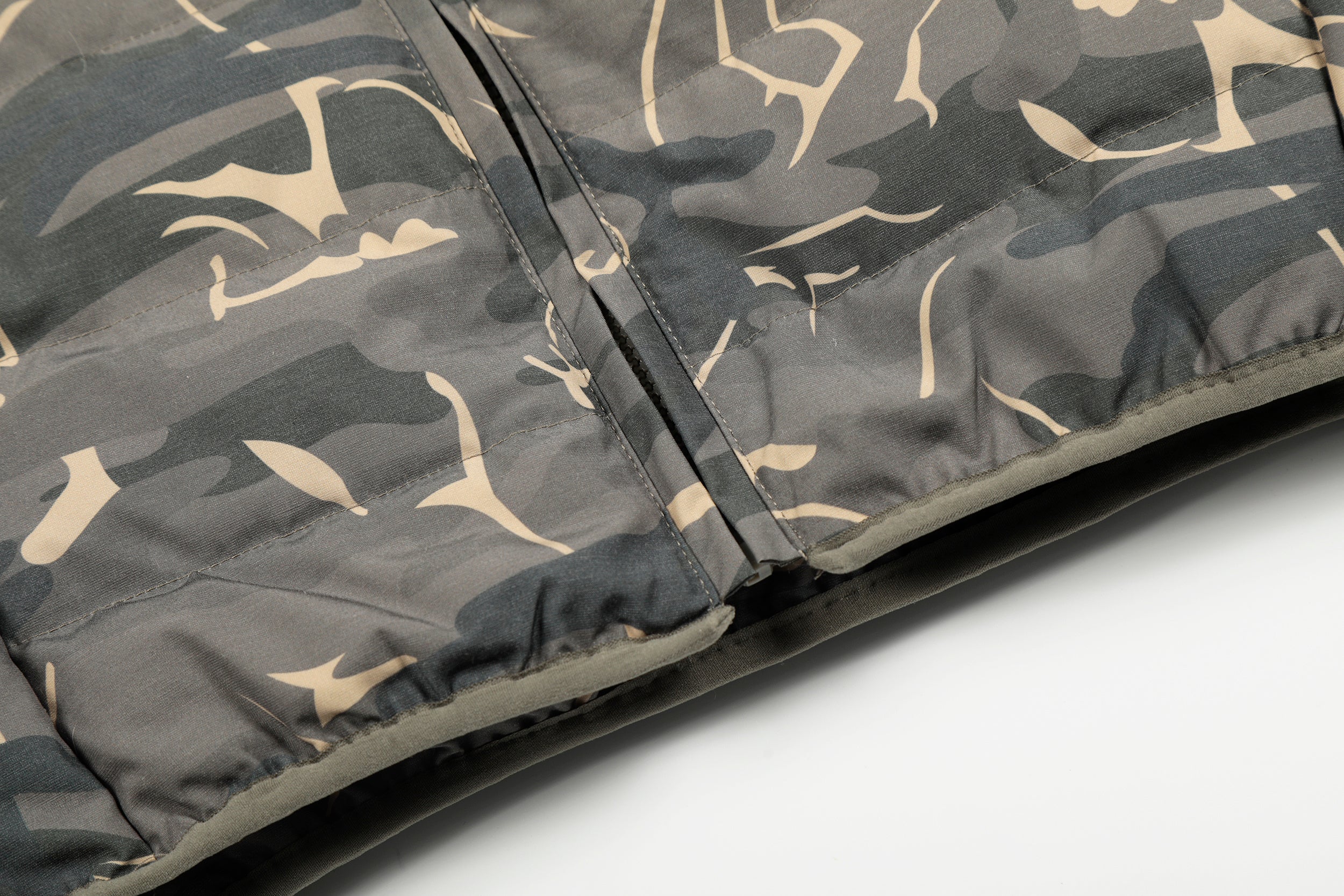 Omirad Camo Down Puffer Jacket | 70% White Duck Down