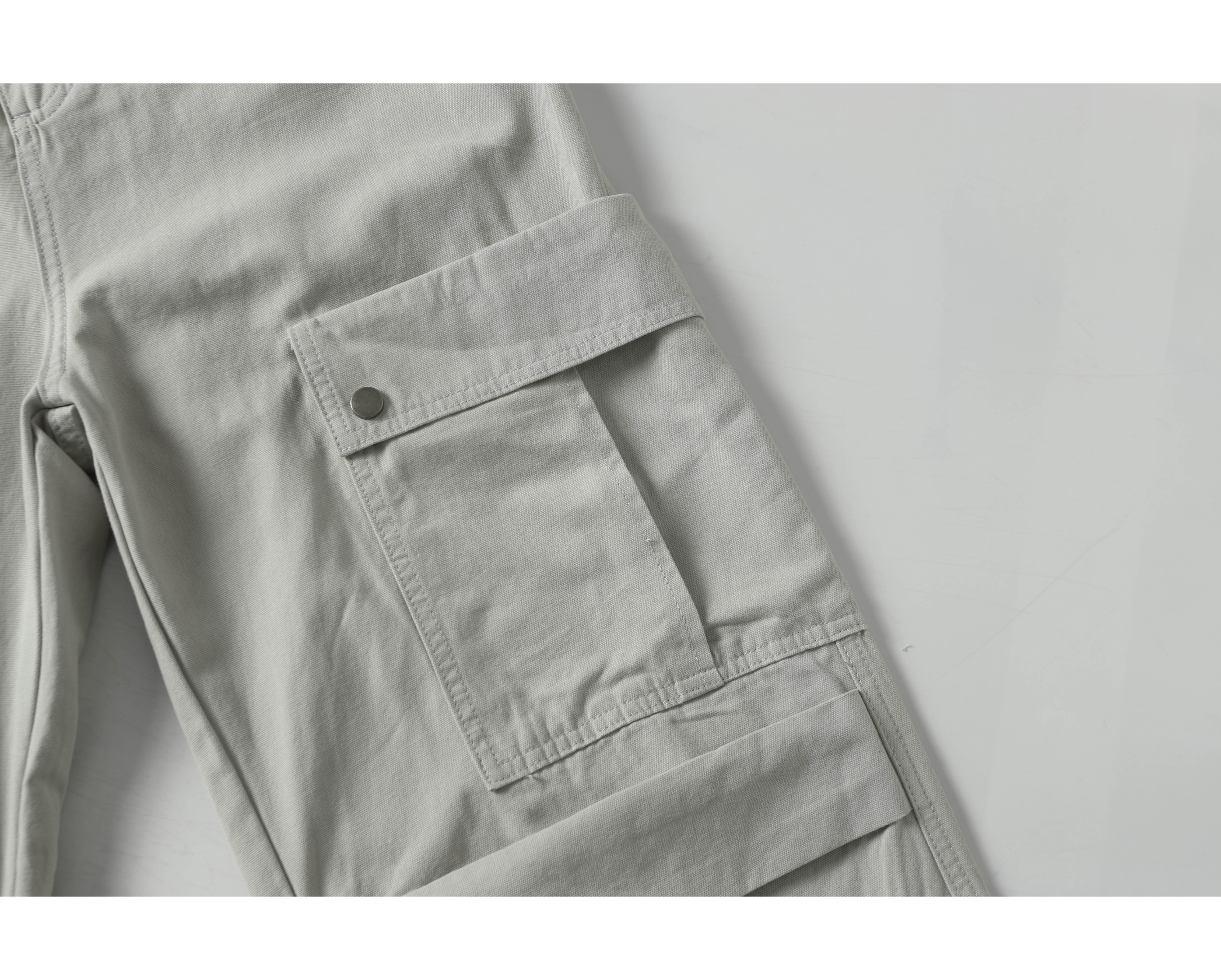 Wide-Leg Multi-Pocket Cargo Pants with Adjustable Hem