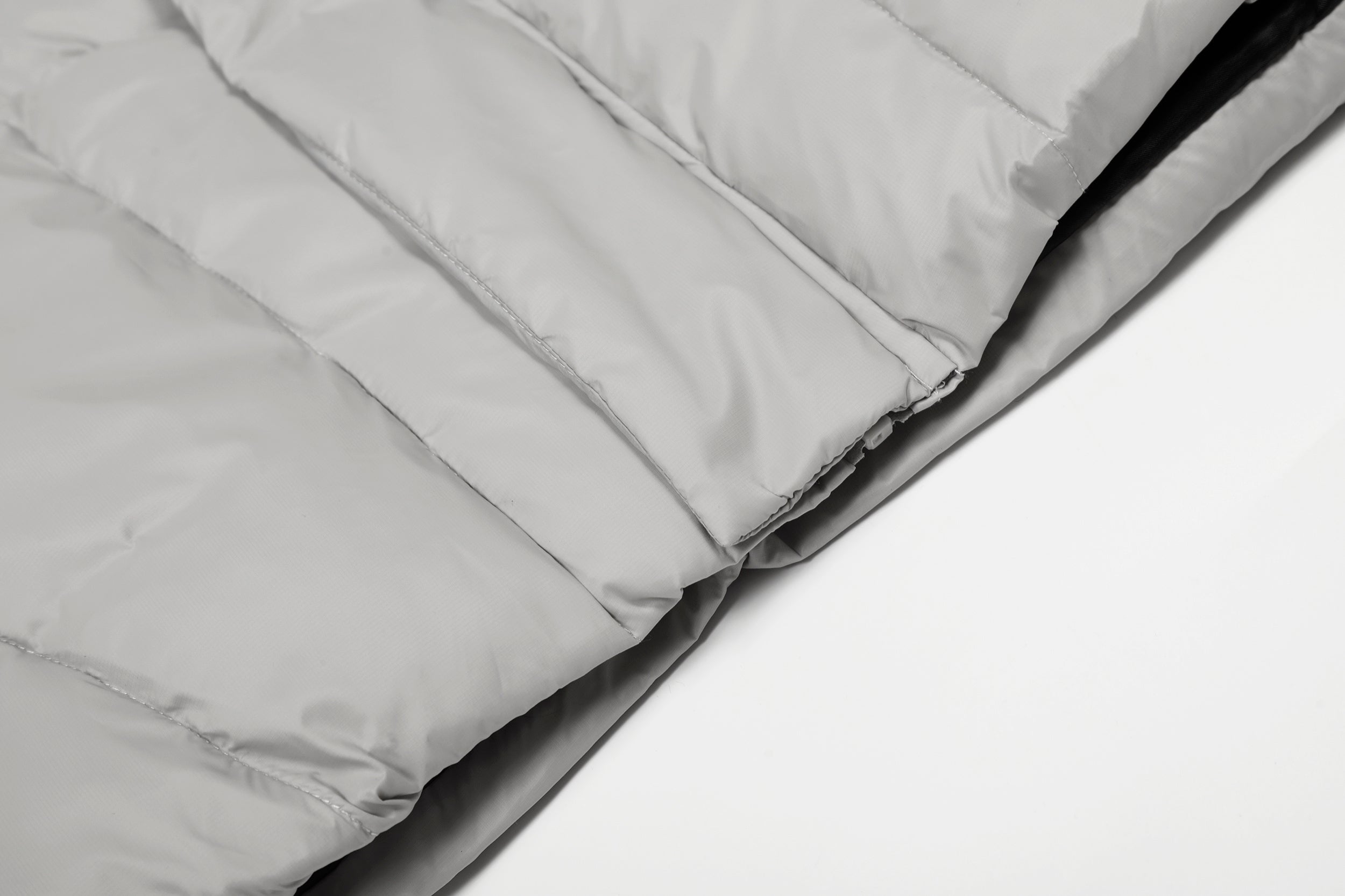 Omirad High-Neck Cropped Puffer Jacket | Grey & Black