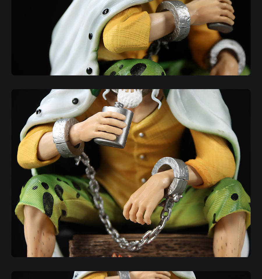 Gol D. Roger Action Figurine – 15cm with Glowing Fire and Campfire, Limited Edition – One Piece Collectible