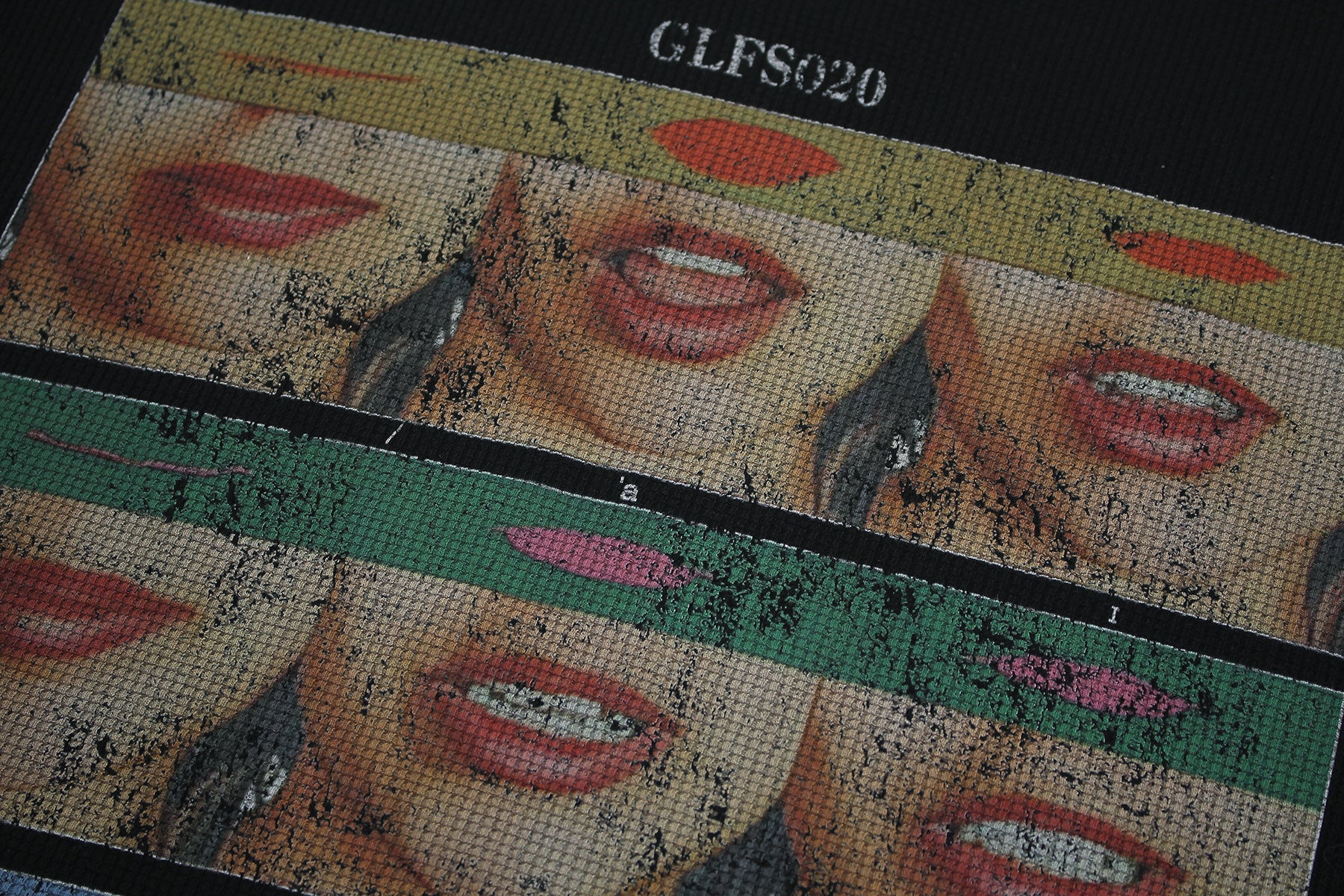 Omirad Collage Lip Graphic Streetwear Tee | GLFS020