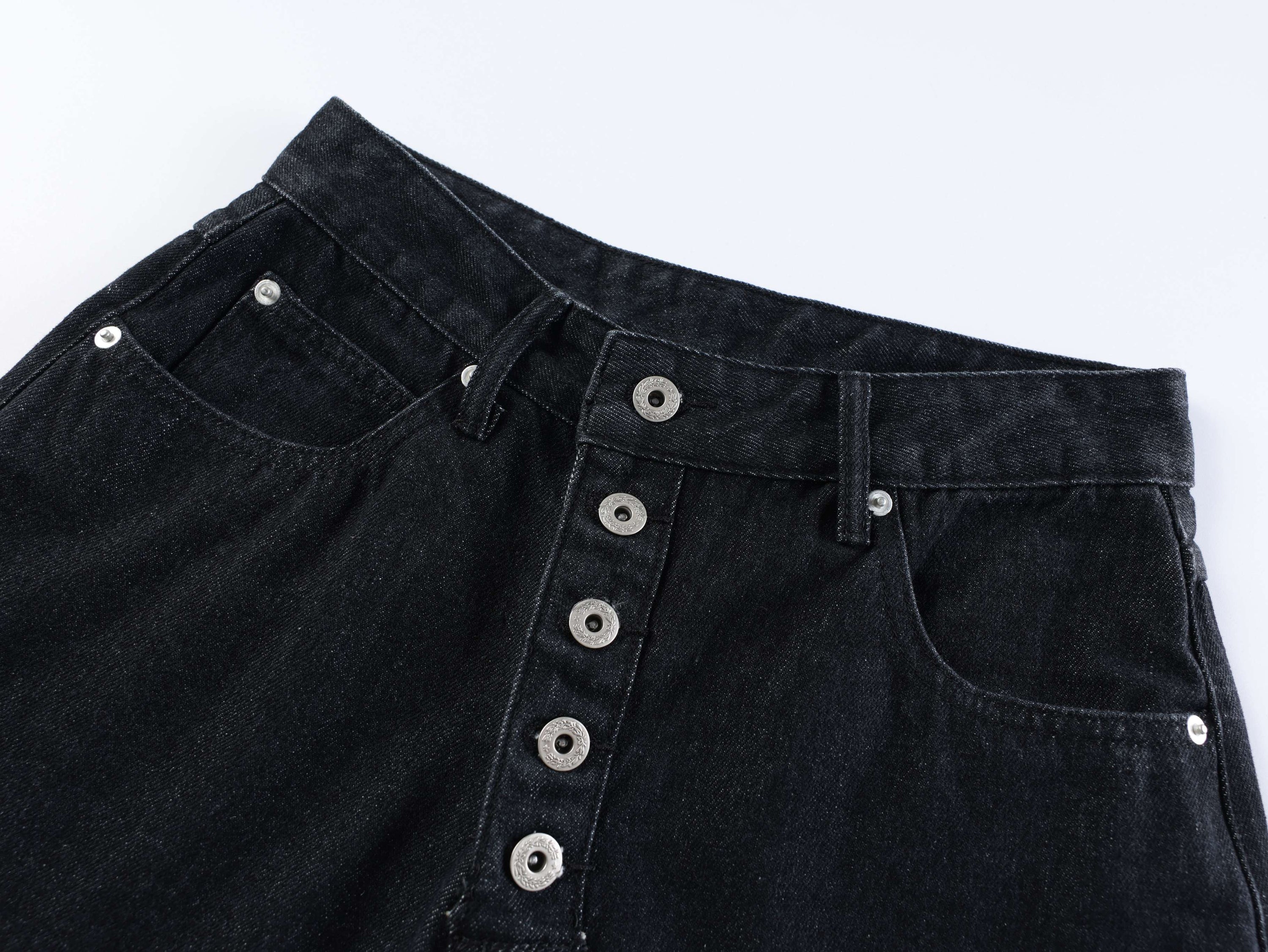 Omirad Arc Button Wide-Leg Denim Shorts | Black