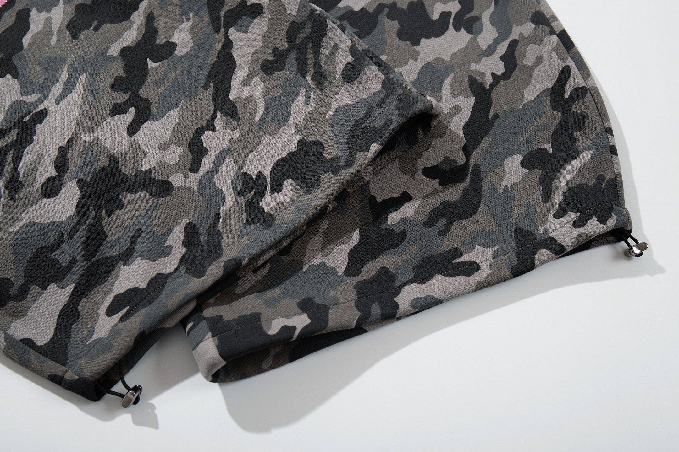 Camo Graffiti Wide-Leg Baggy Pants | Pink Star Print