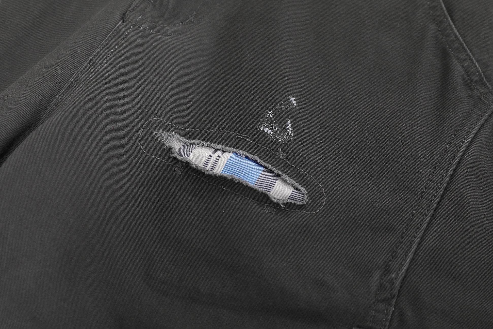 Omirad Distressed Utility Cargo Shorts | Wide-Leg Fit