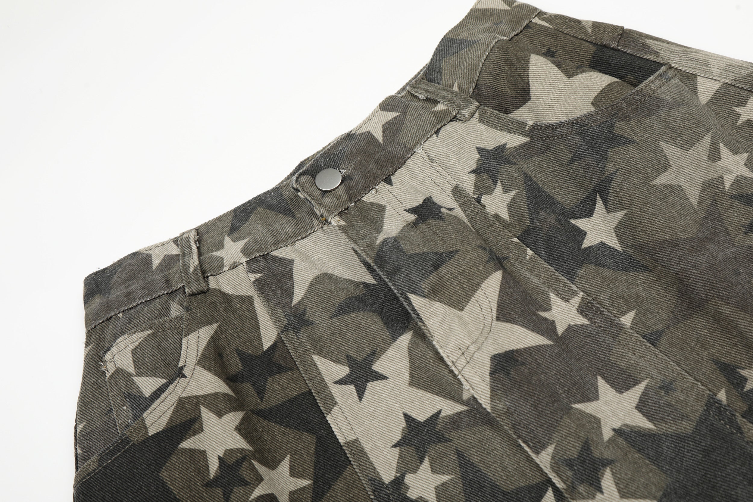 Omirad Star Camo Cargo Pants | Barrel-Leg Street Style