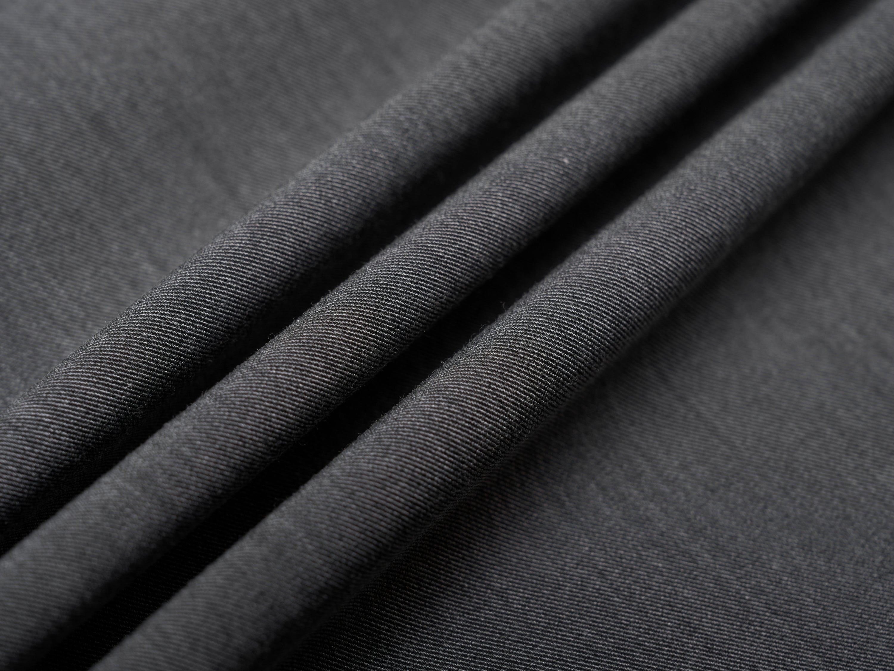 Structured Belted Barrel-Leg Pleated Pants | Omirad