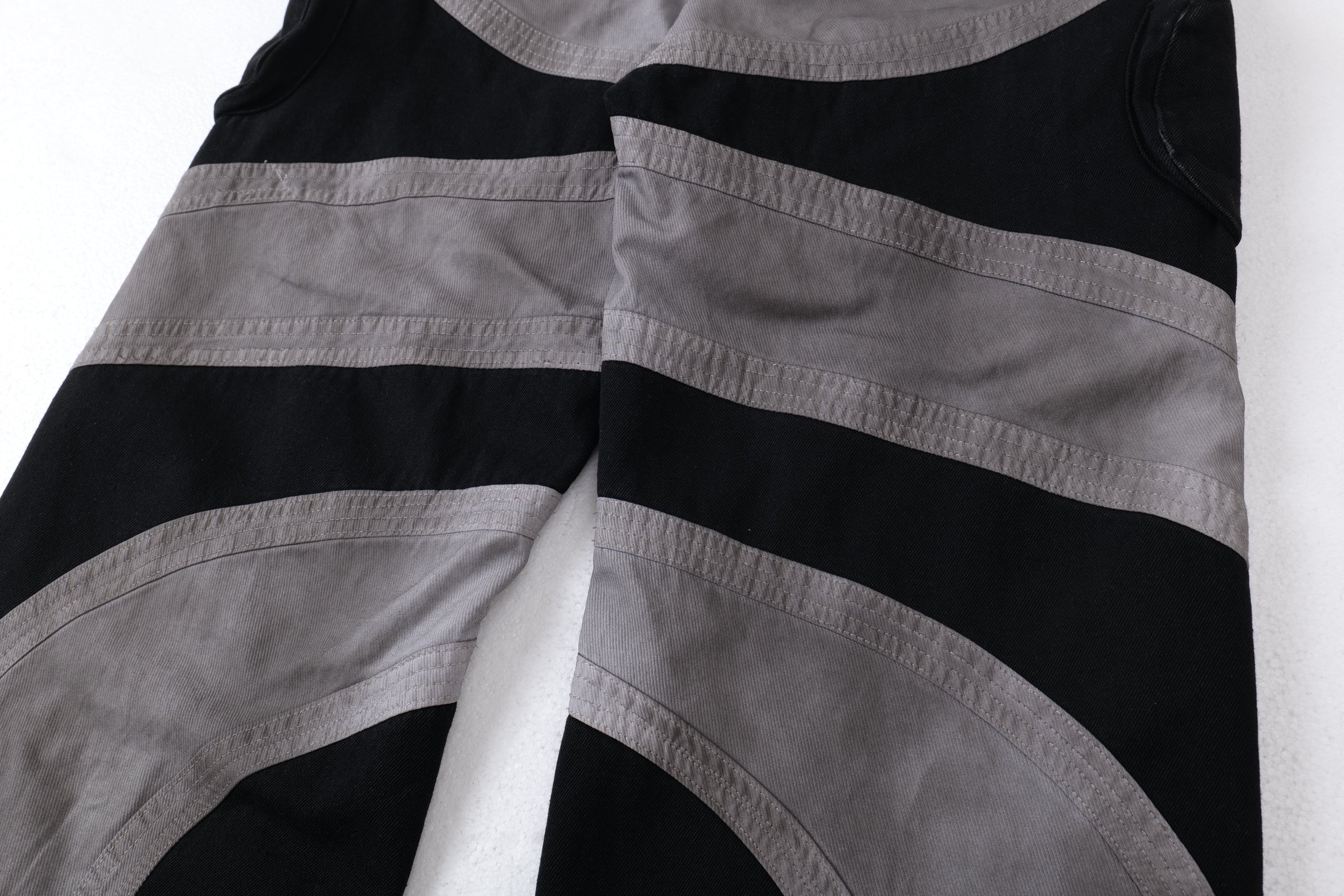Multi-Panel Curved Contrast Wide-Leg Cargo Pants