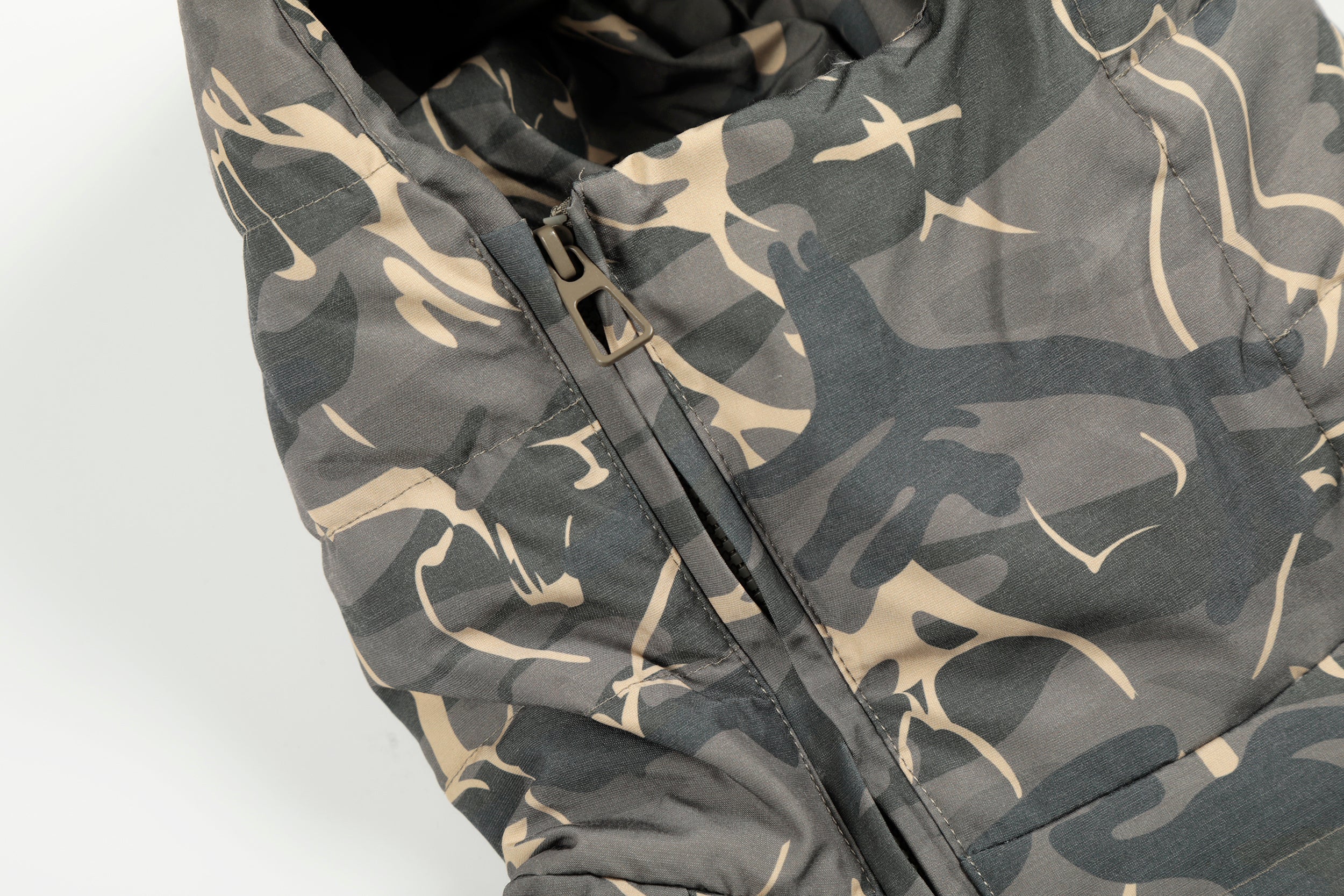 Omirad Camo Down Puffer Jacket | 70% White Duck Down
