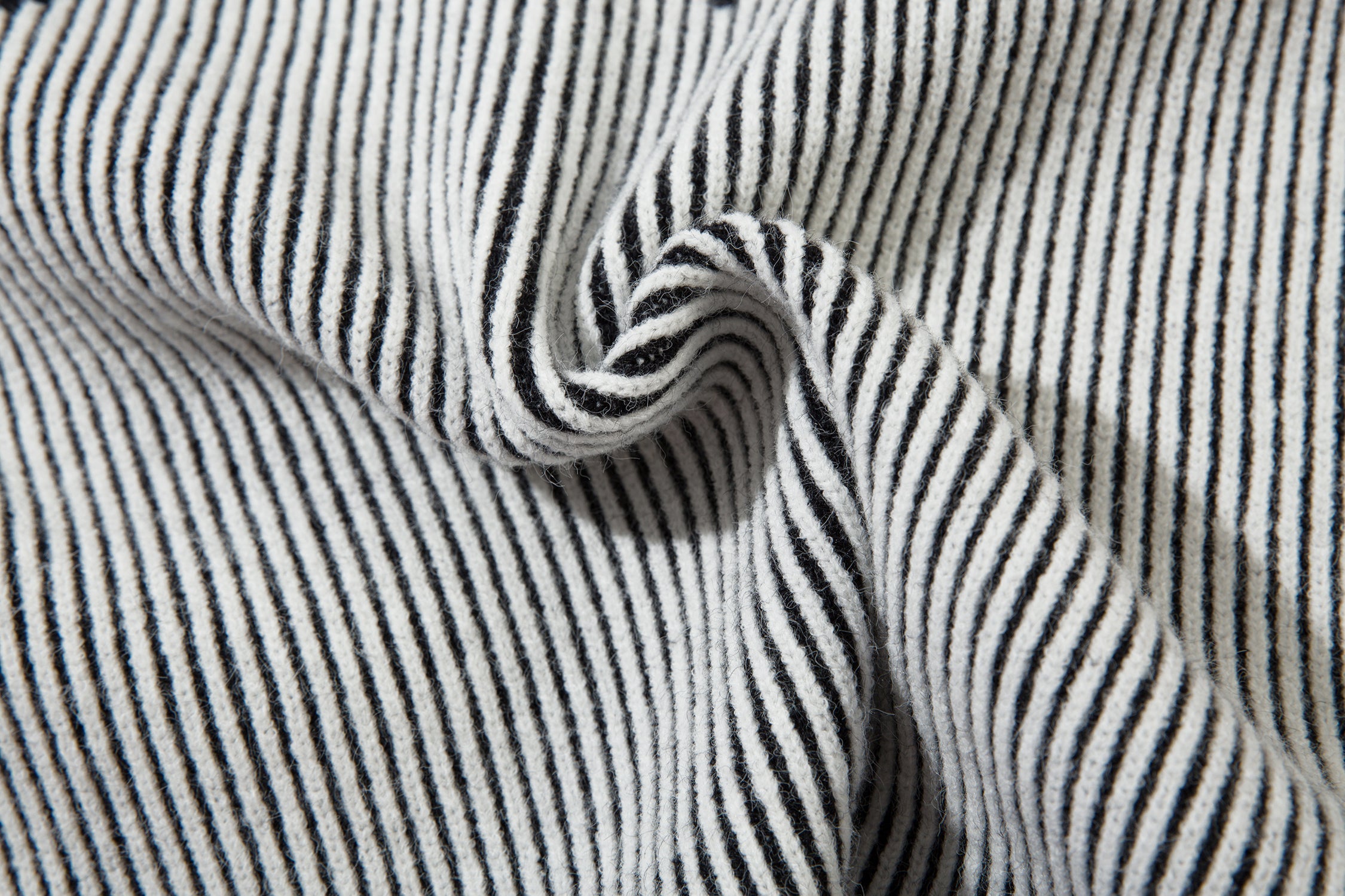 Omirad Lightning Graphic Ribbed Knit Sweater | SEAKOFF