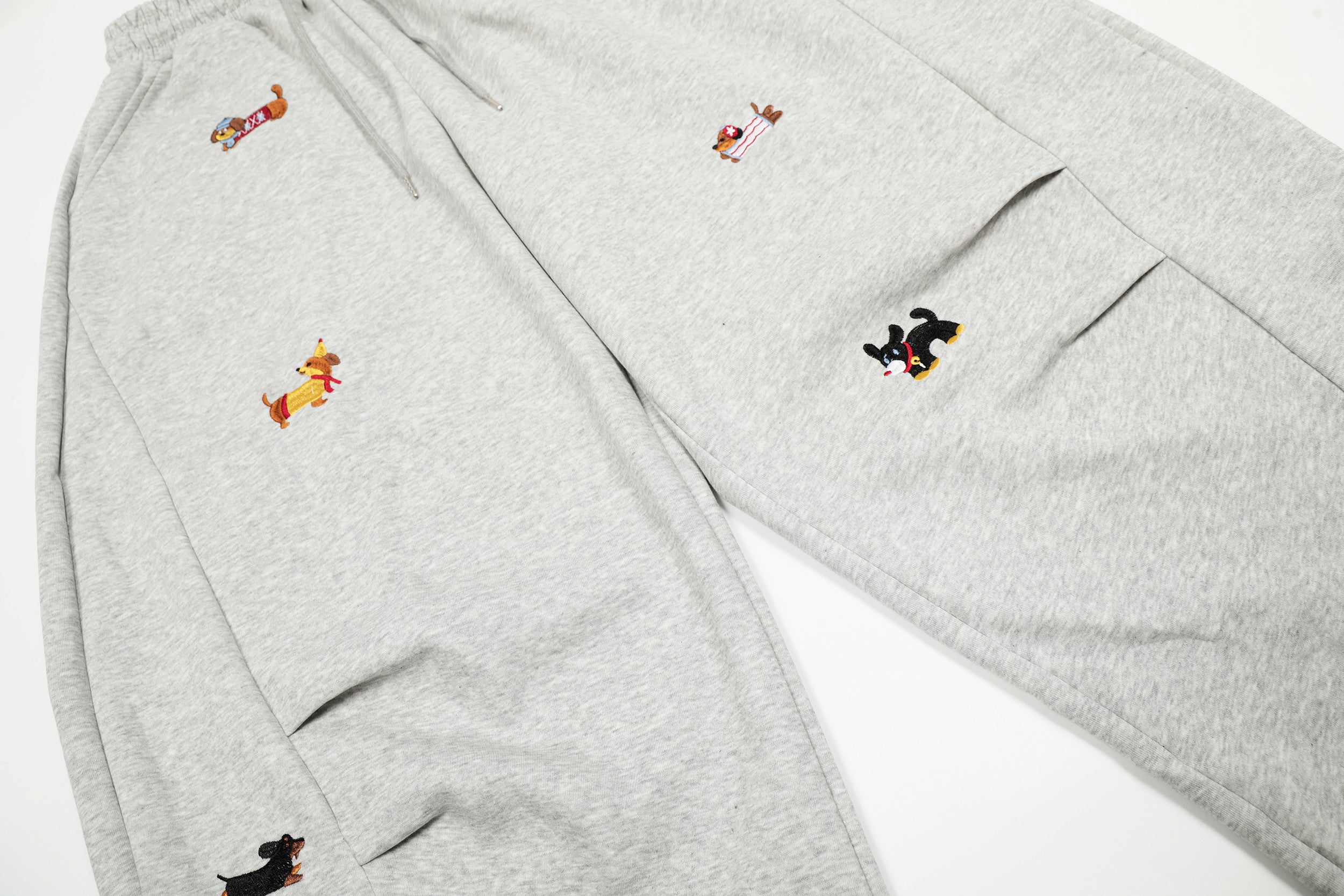 Embroidered Dog Motif Wide-Leg Sweatpants | Omirad