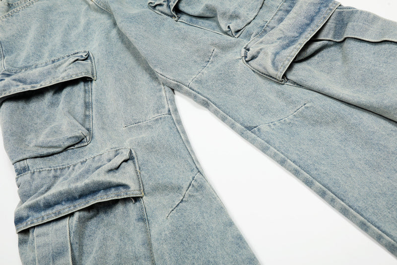 Light wash denim leg with layered cargo pocket detail