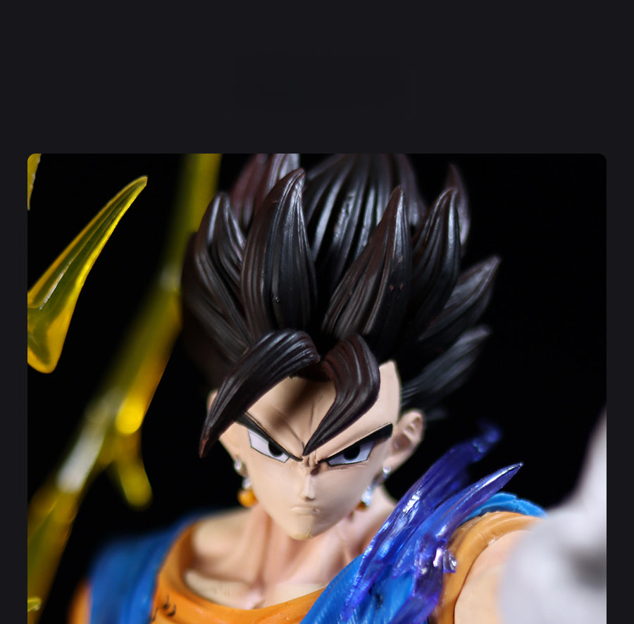 Goku Super Saiyan Collectible Figure – Dragon Ball Z, 58cm, Light-Up, 3 Interchangeable Heads