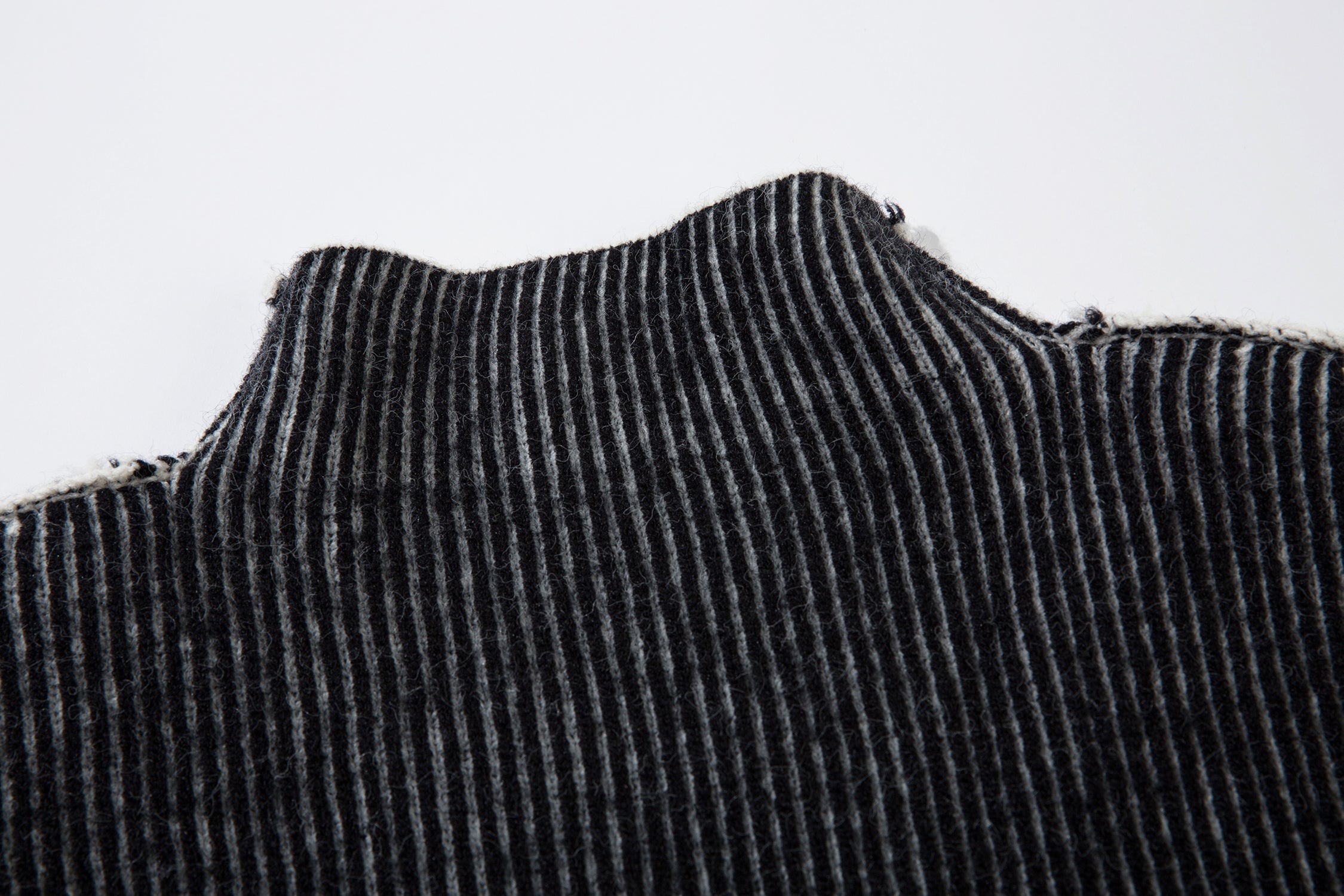 Omirad Lightning Graphic Ribbed Knit Sweater | SEAKOFF