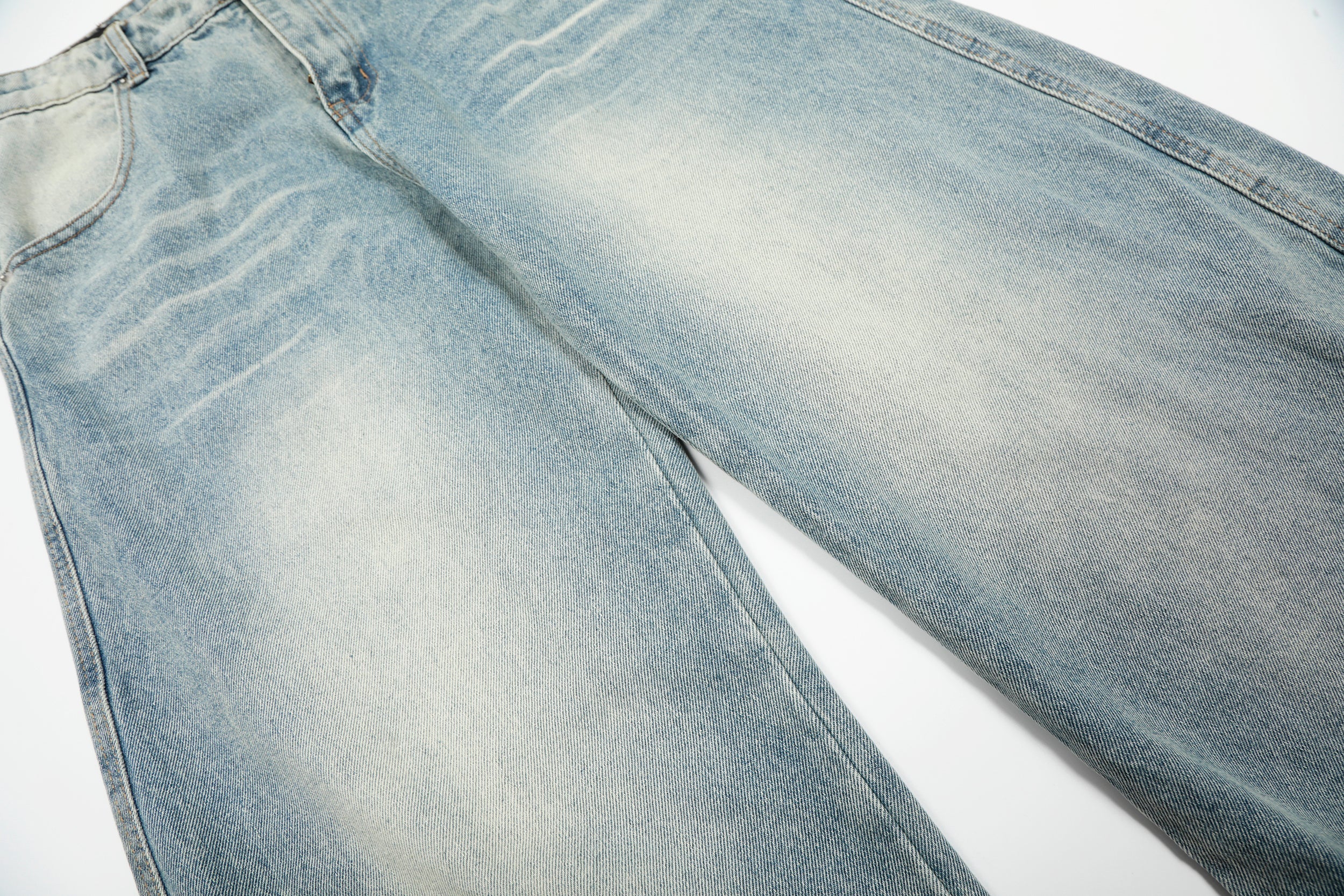Omirad Light-Wash Barrel-Leg Jeans | Oversized Vintage Denim