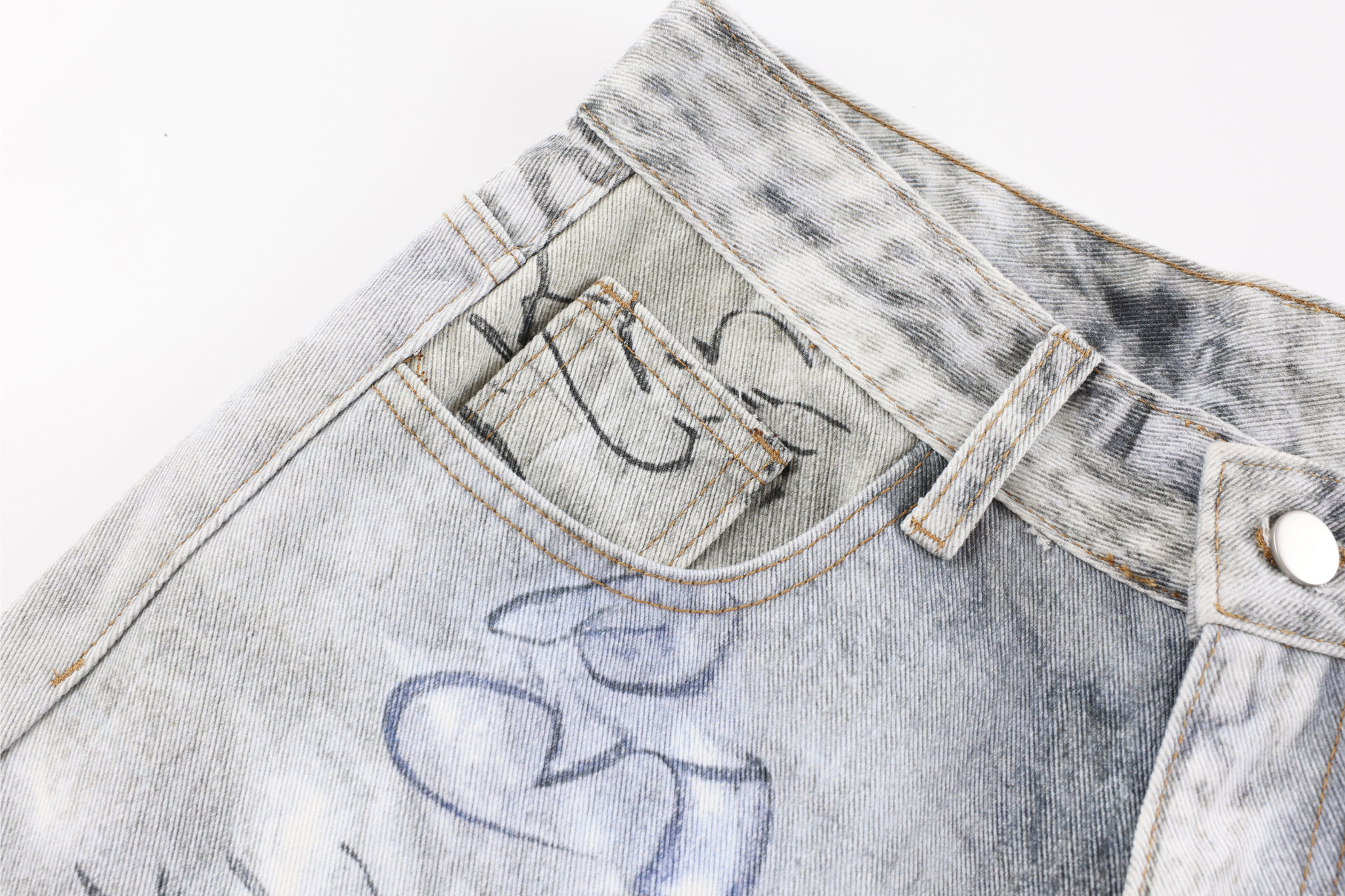 Graffiti Washed Curved Wide-Leg Denim Pants | Oversized Fit
